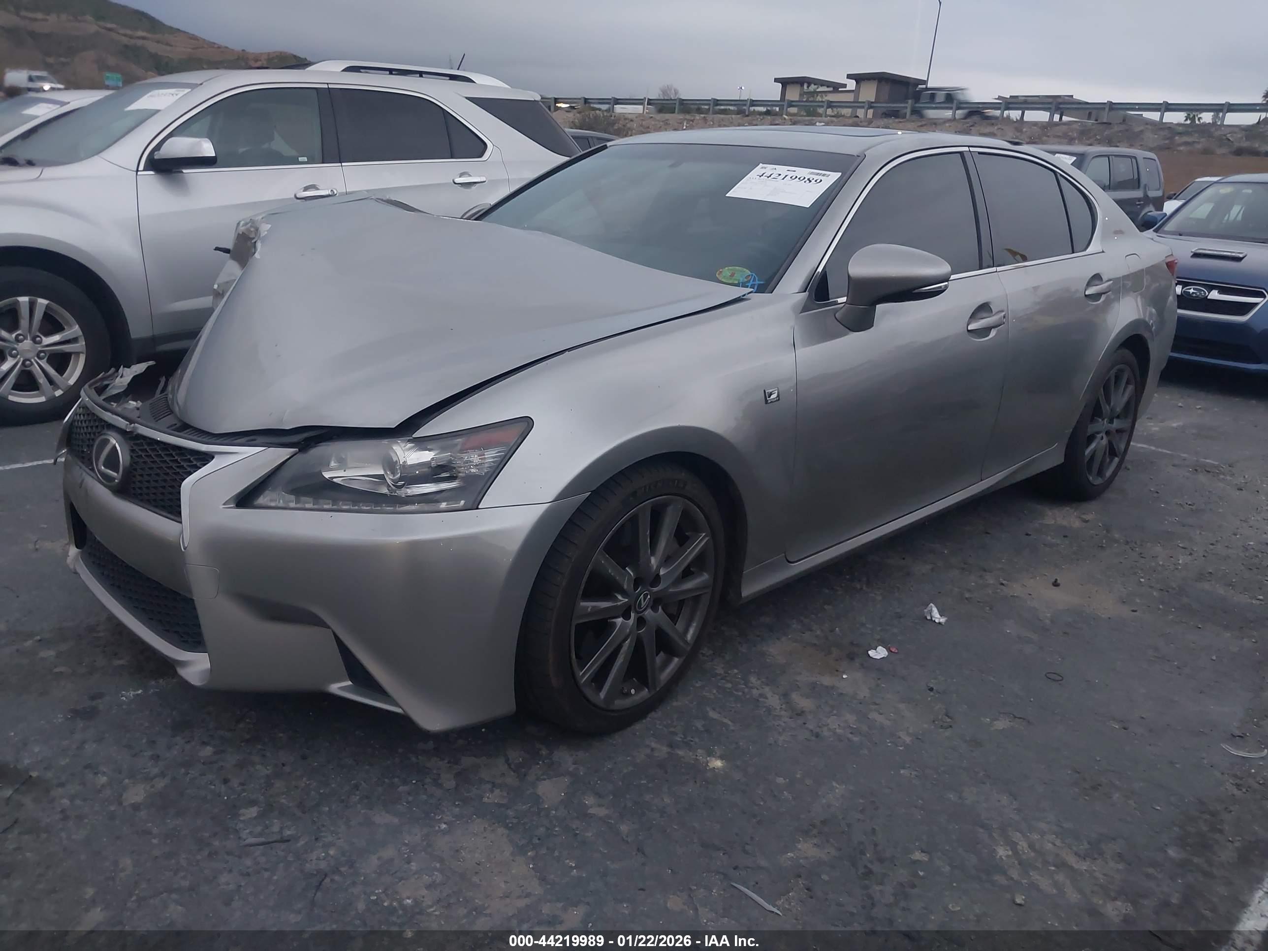 LEXUS GS image 2