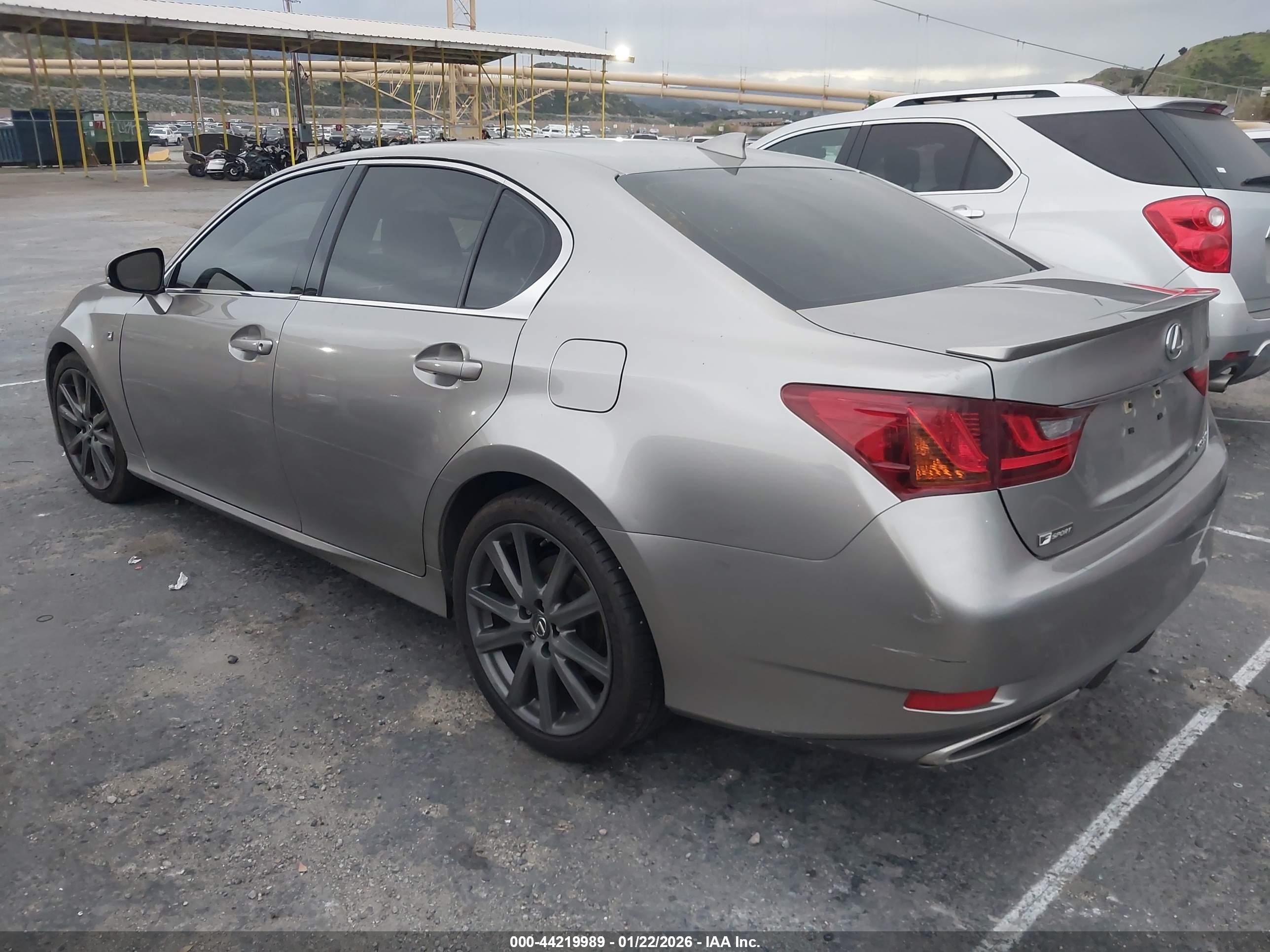 LEXUS GS image 3