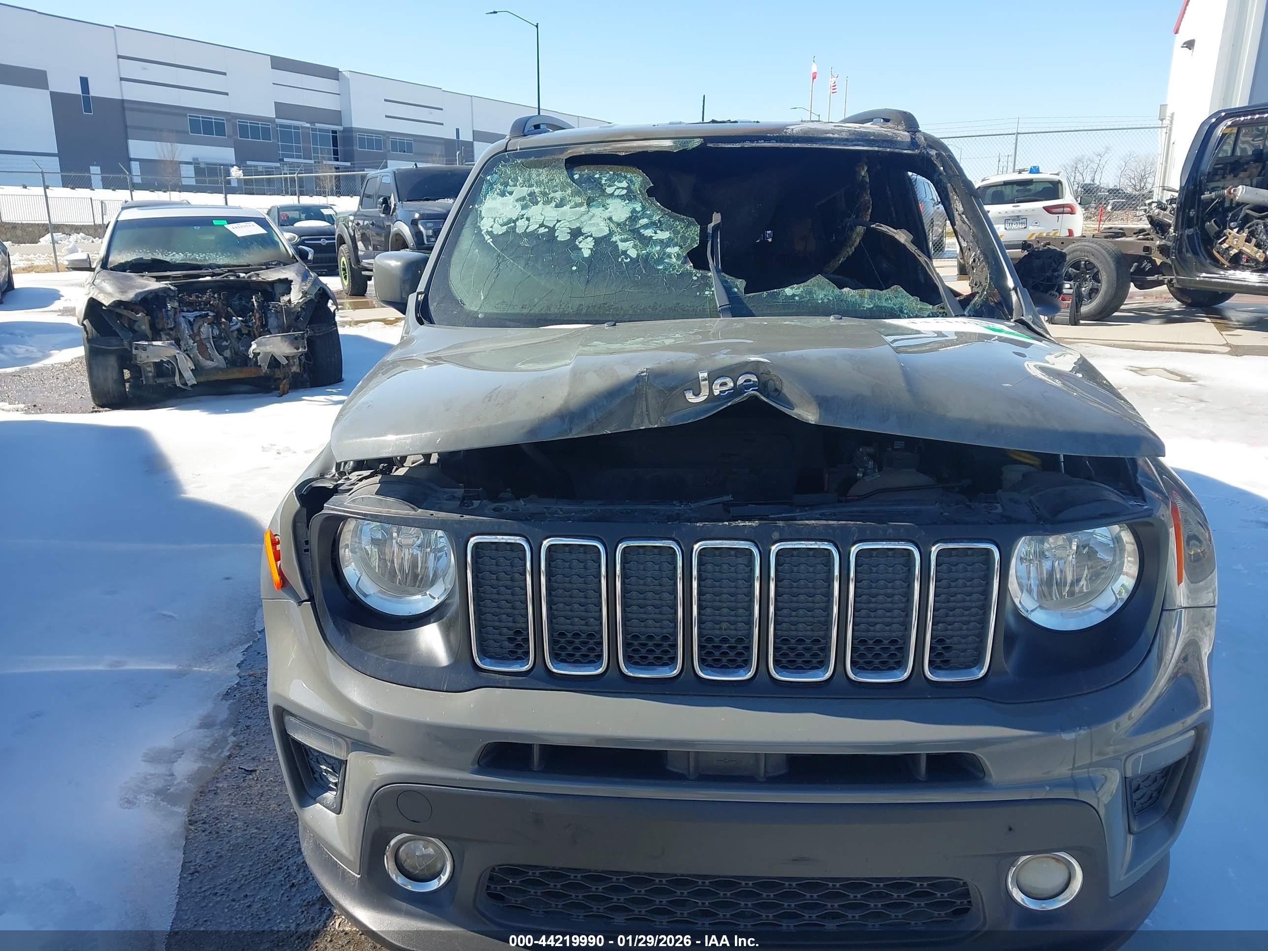 JEEP RENEGADE image 6