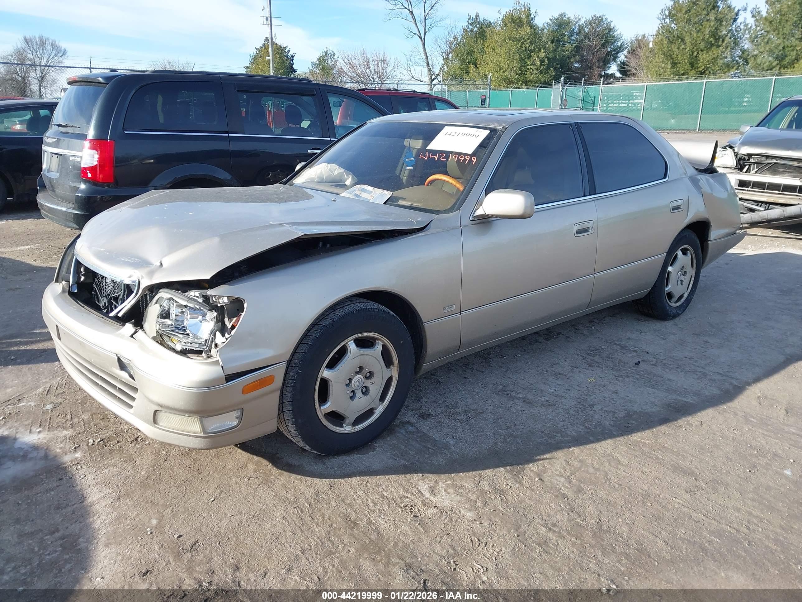 LEXUS LS image 2