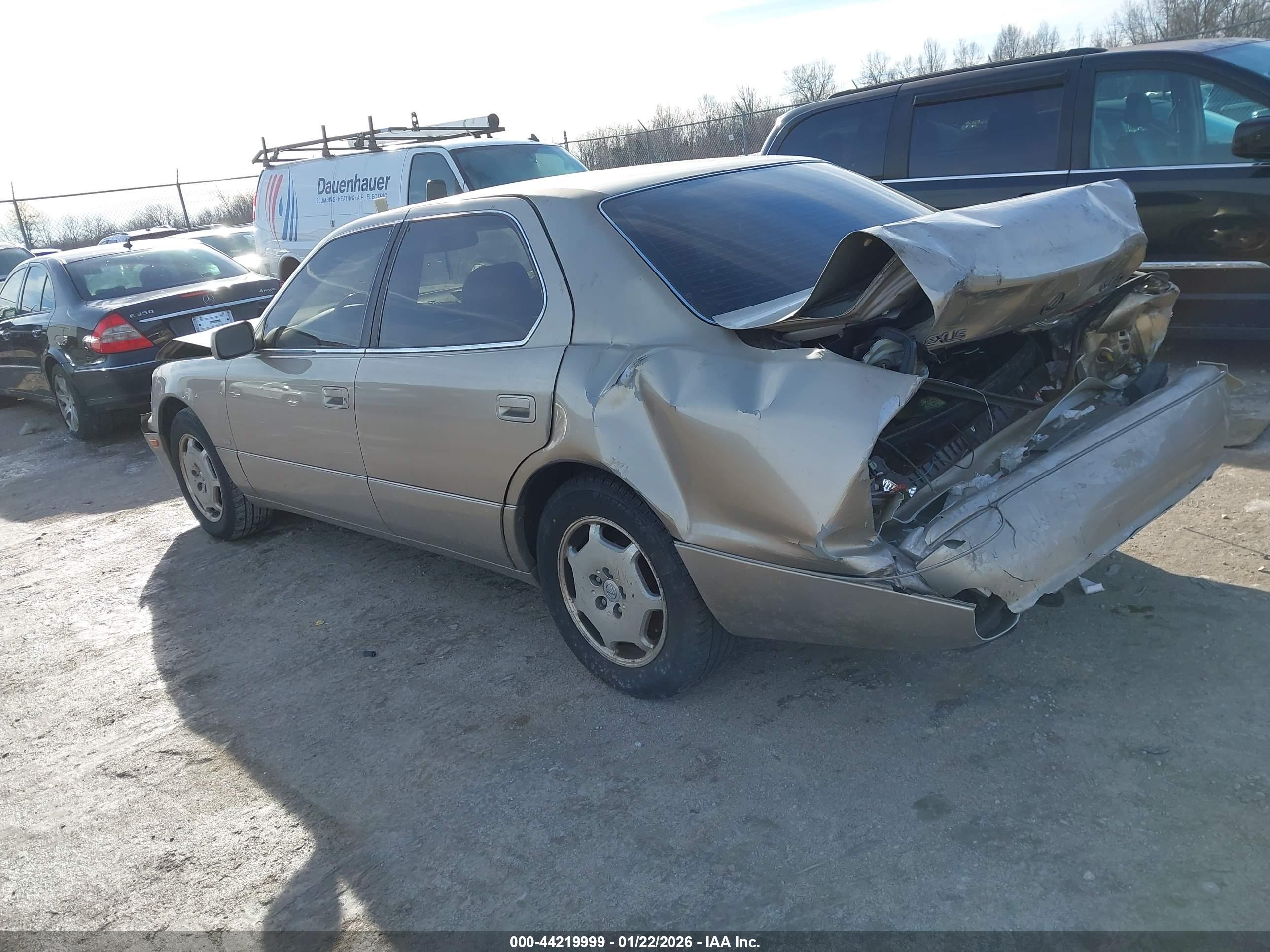 LEXUS LS image 3