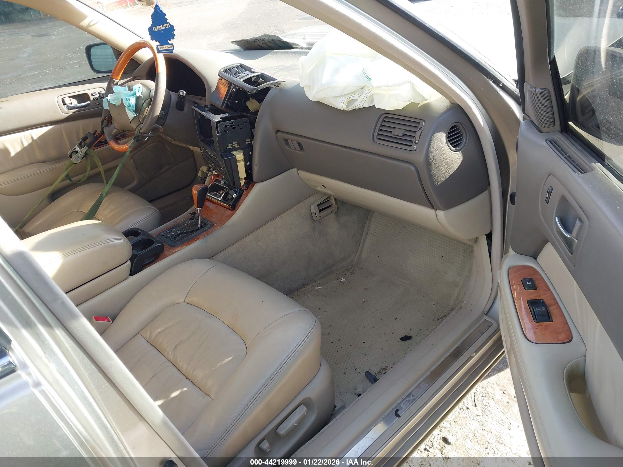 LEXUS LS image 5