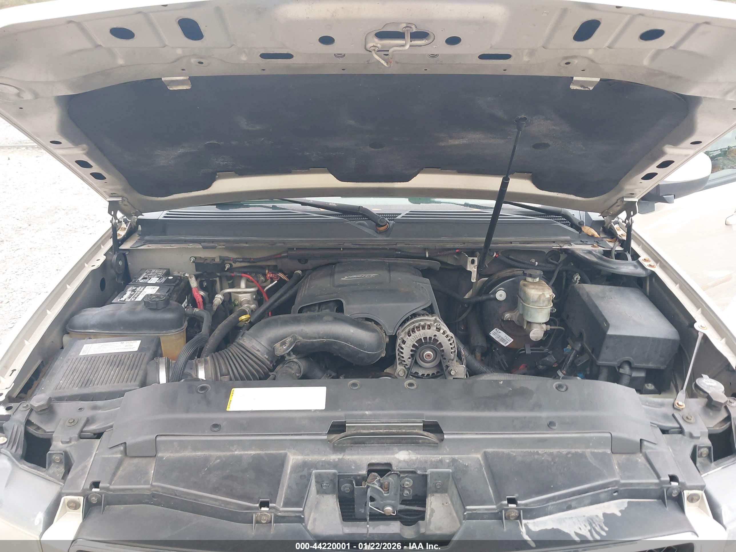 CHEVROLET SUBURBAN image 10