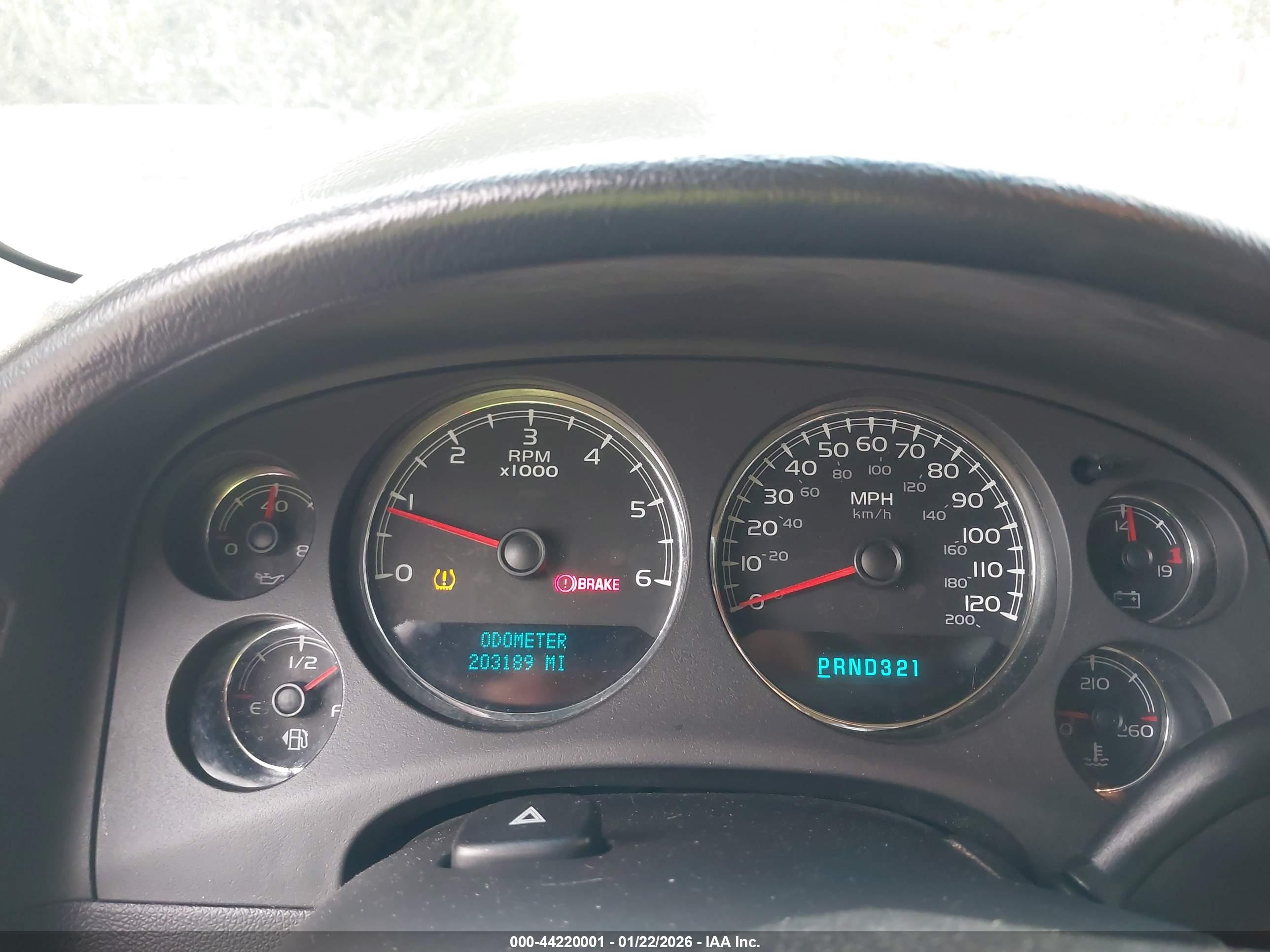 CHEVROLET SUBURBAN image 7