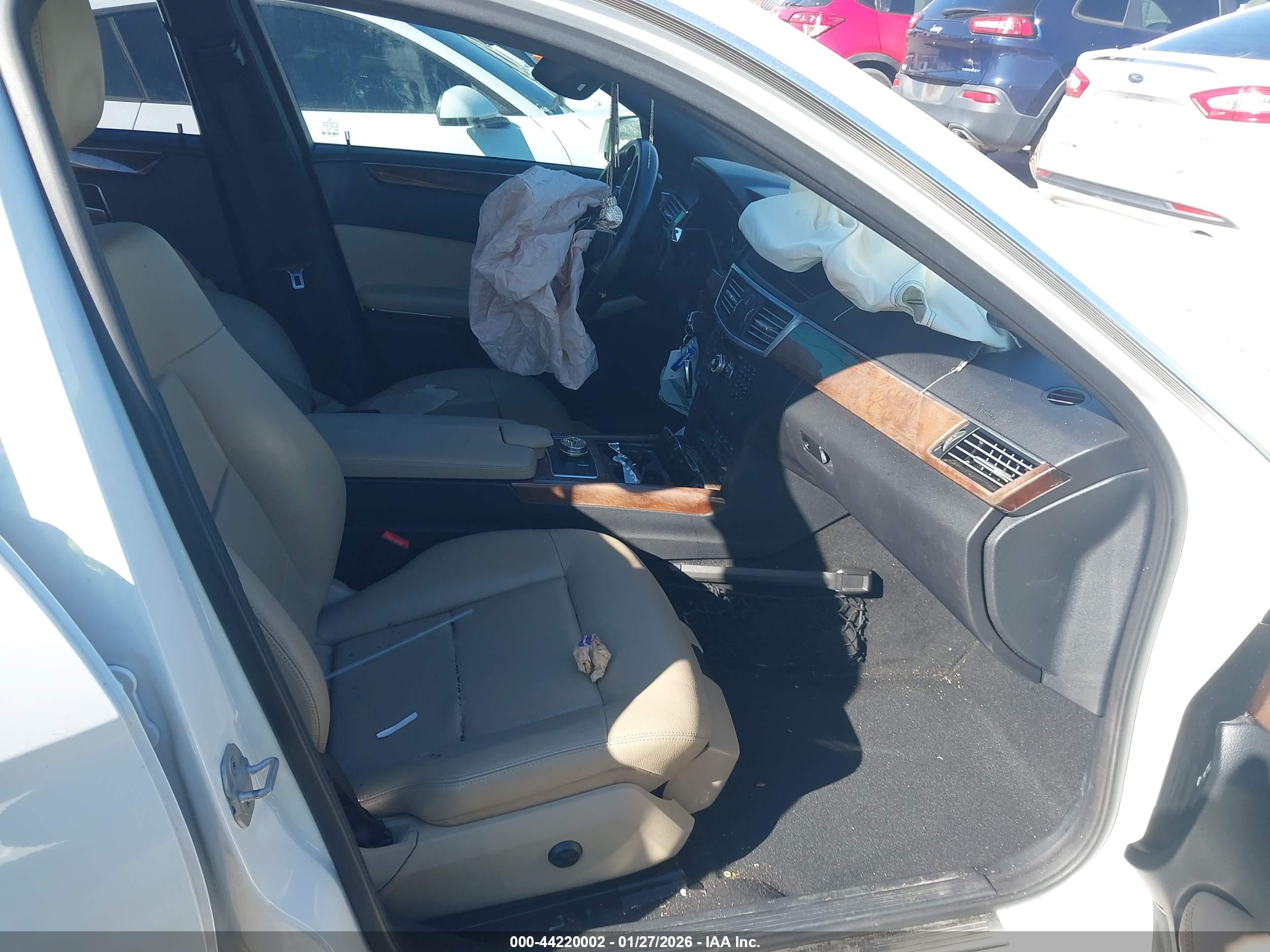MERCEDES-BENZ E image 5