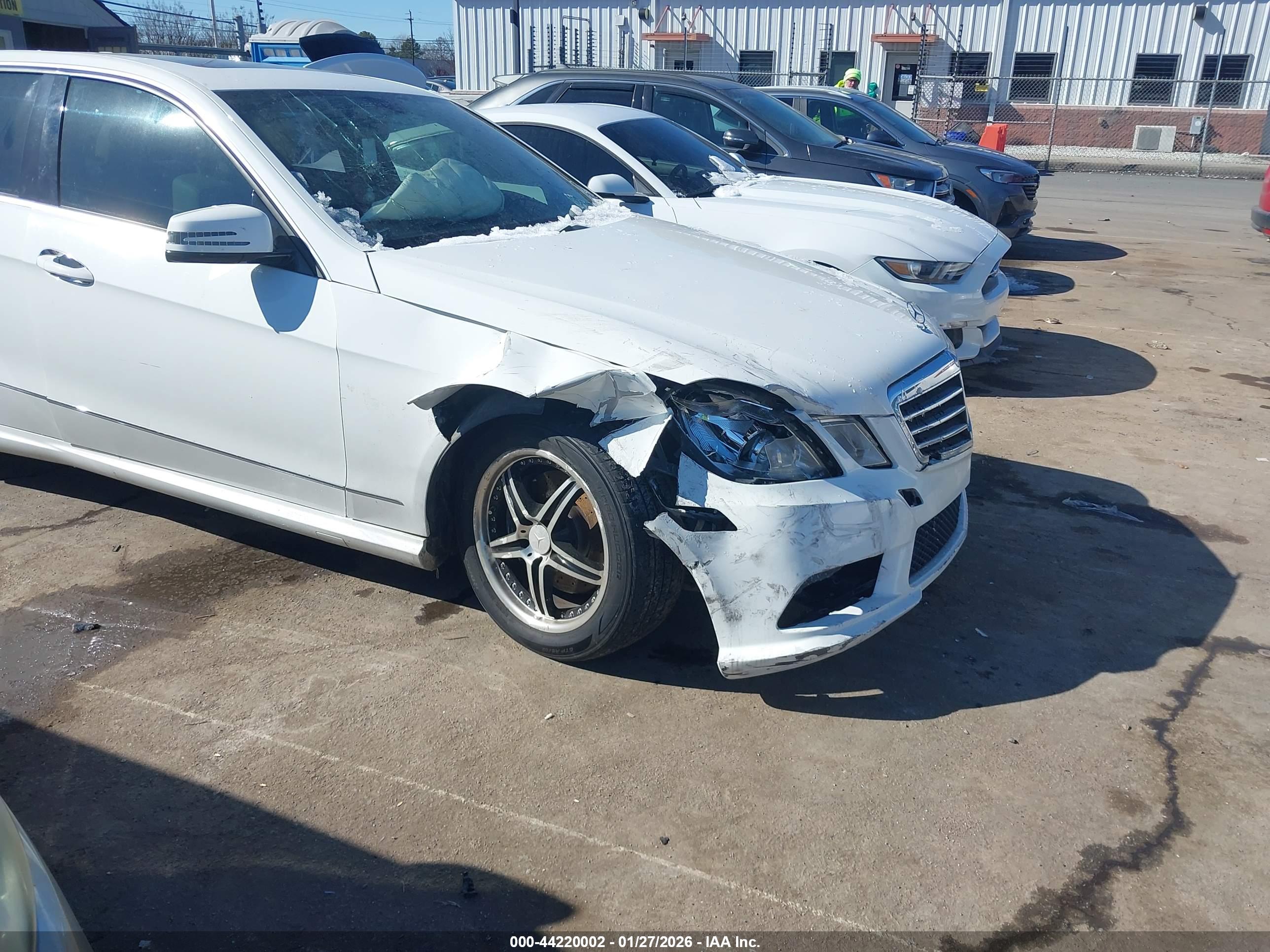 MERCEDES-BENZ E image 6