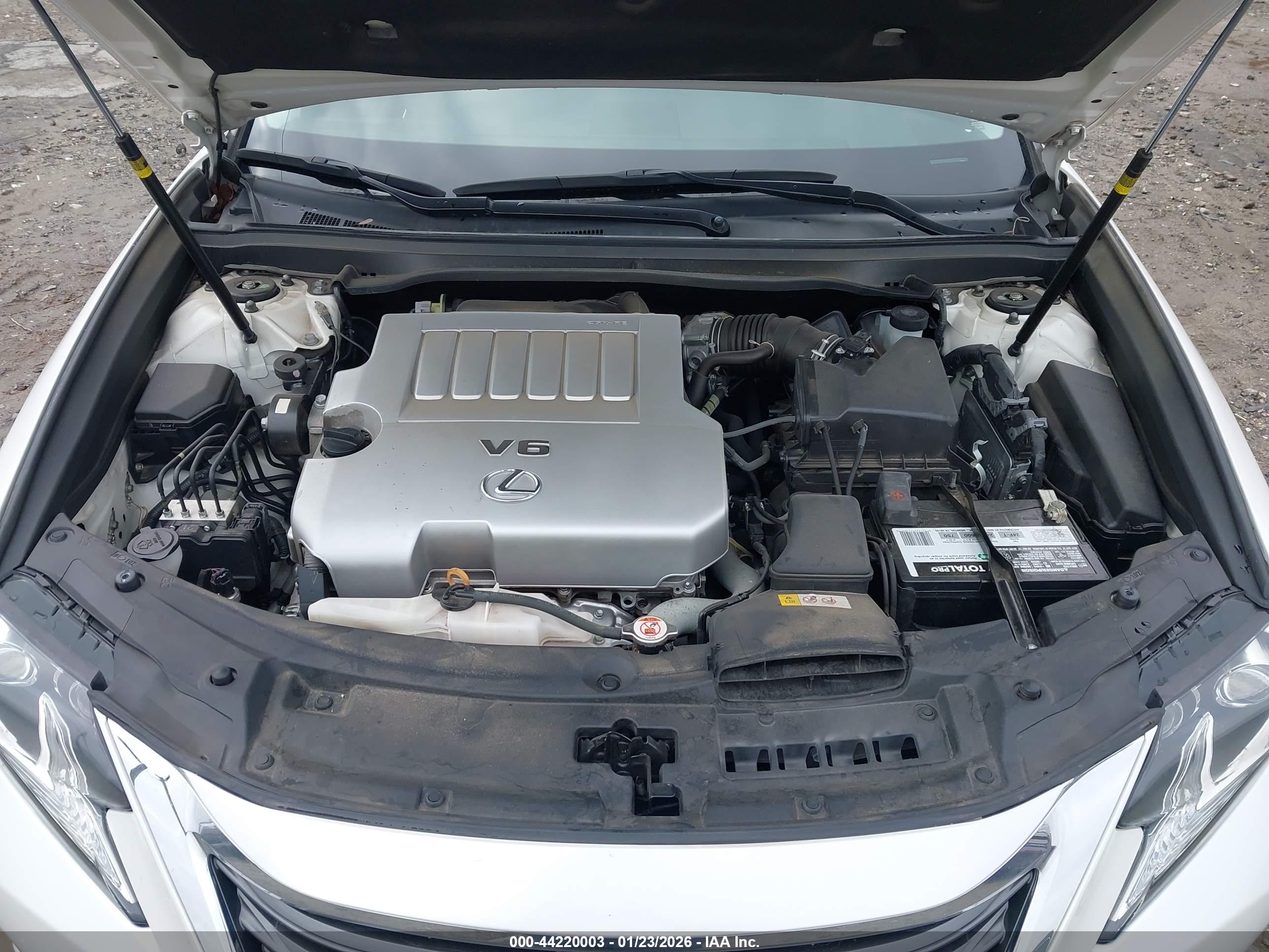 LEXUS ES image 10