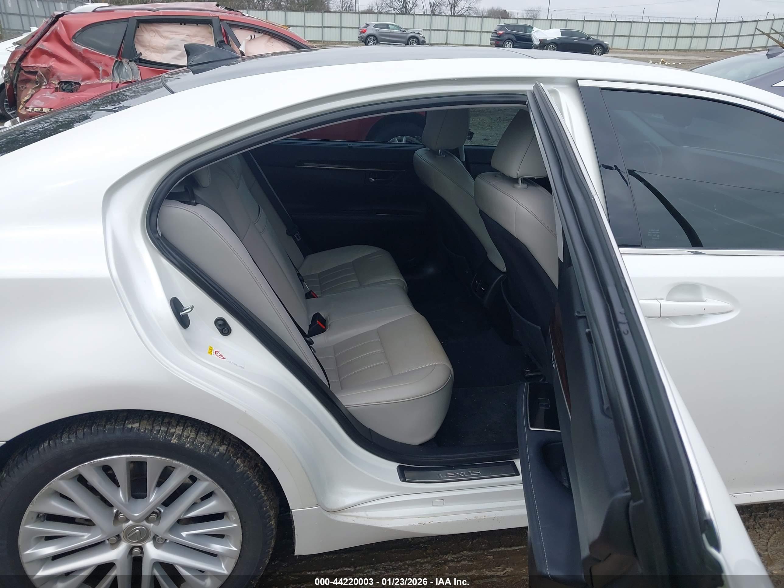 LEXUS ES image 8