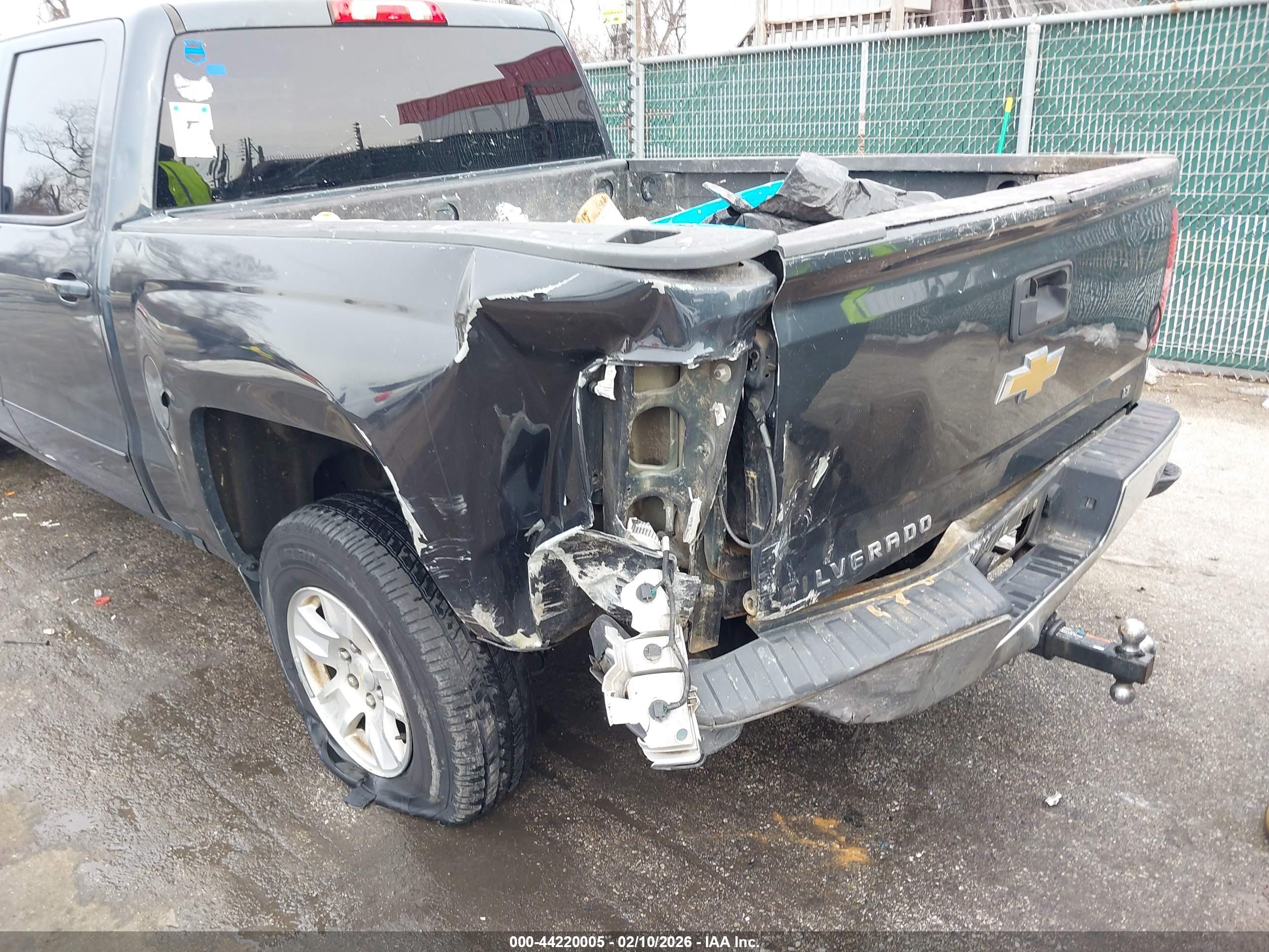 CHEVROLET SILVERADO image 6