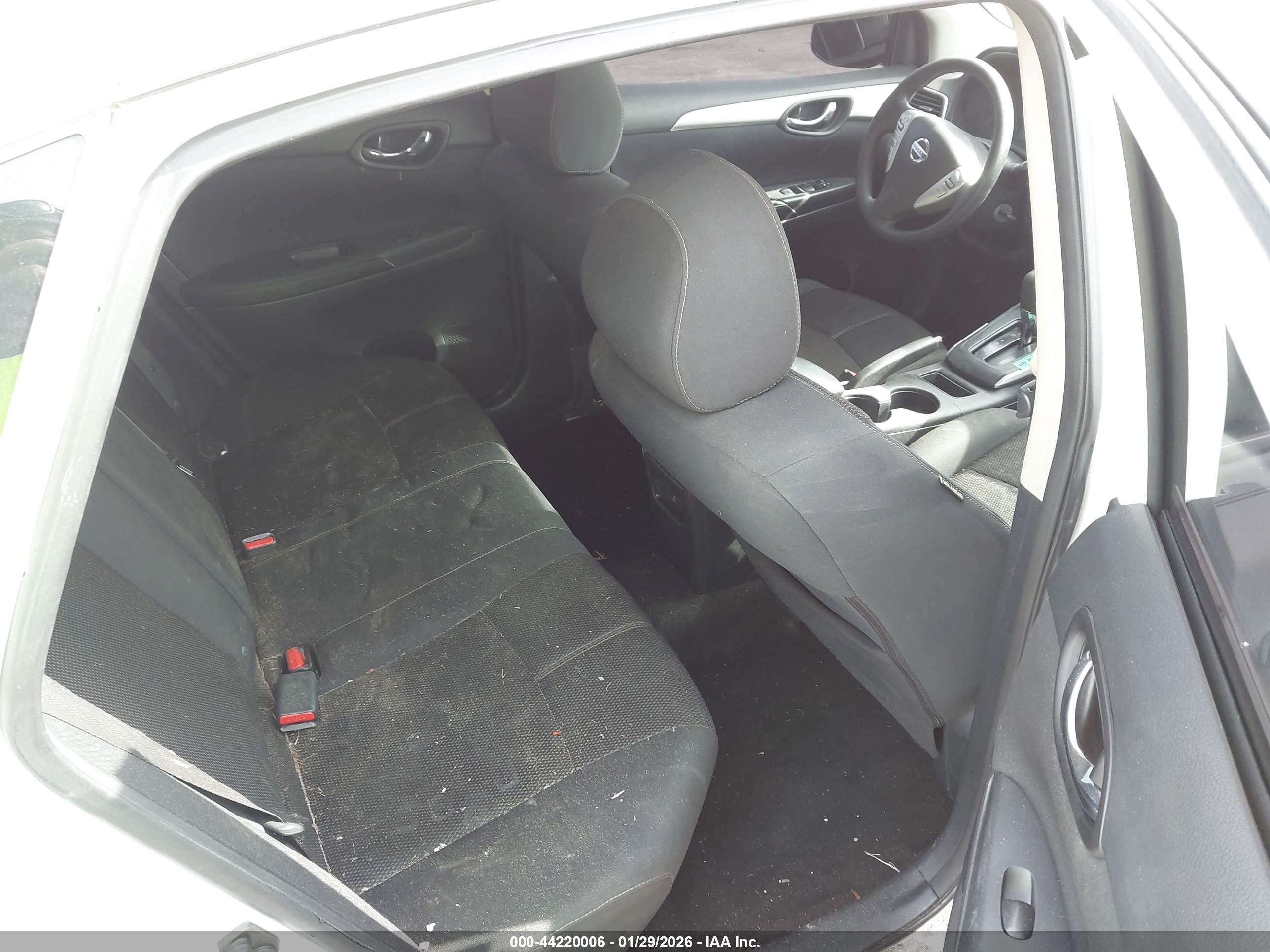 NISSAN SENTRA image 8