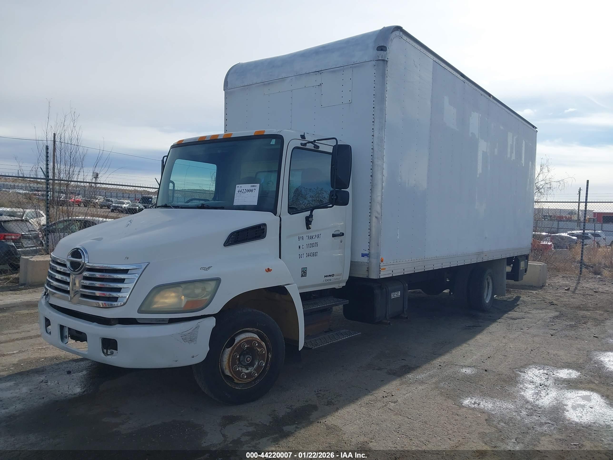 HINO 258 image 2