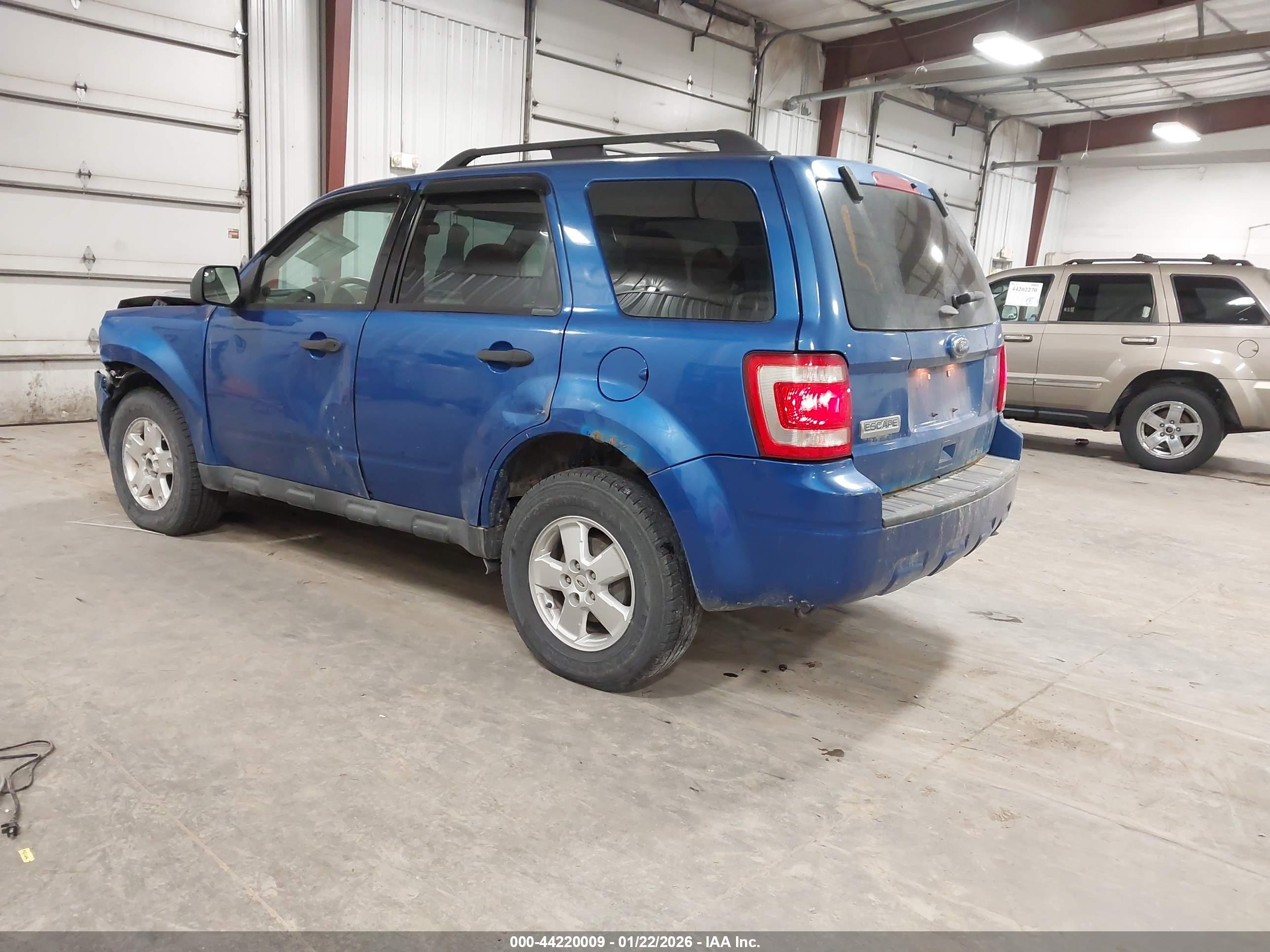 FORD ESCAPE image 3