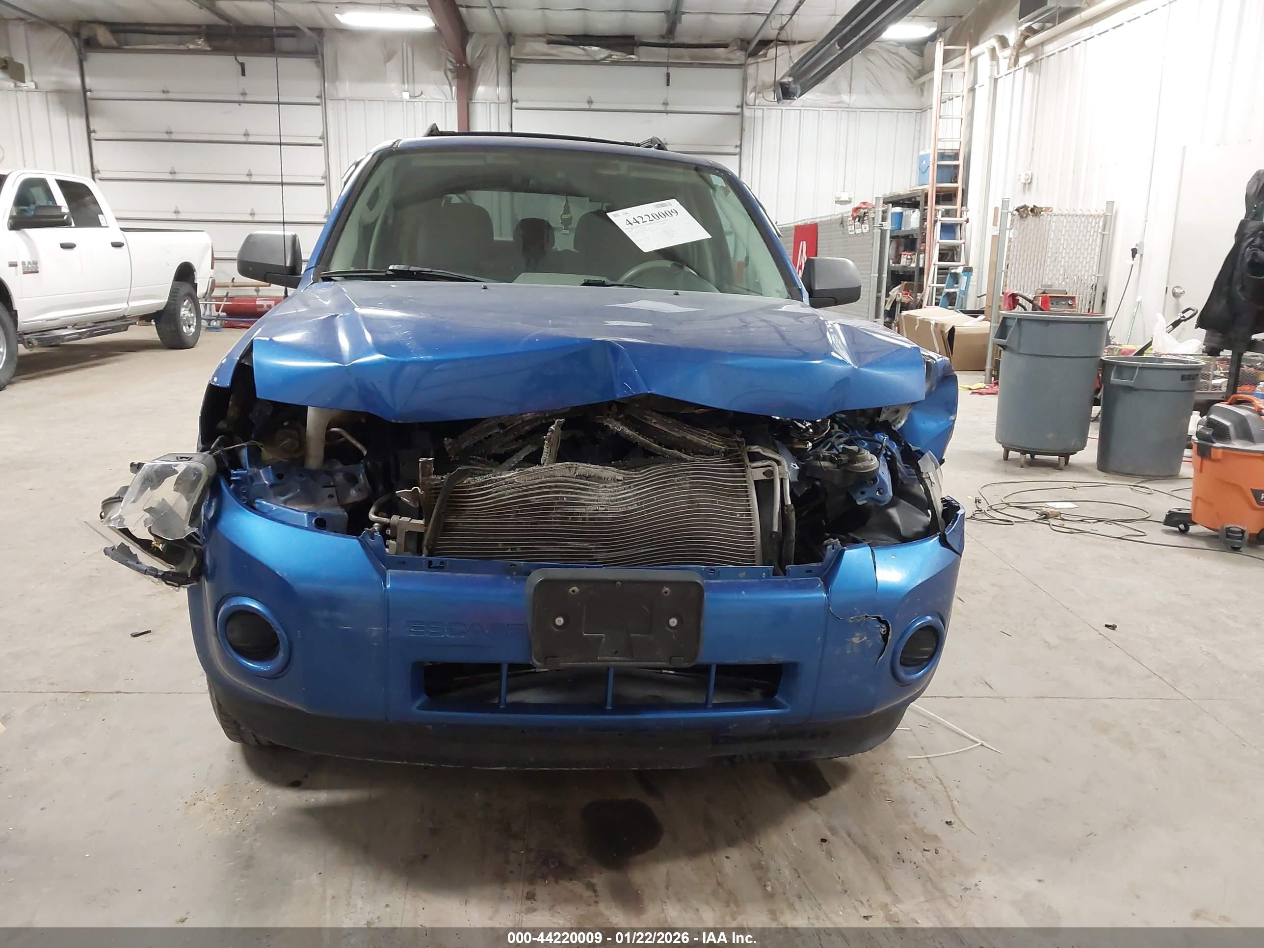 FORD ESCAPE image 6