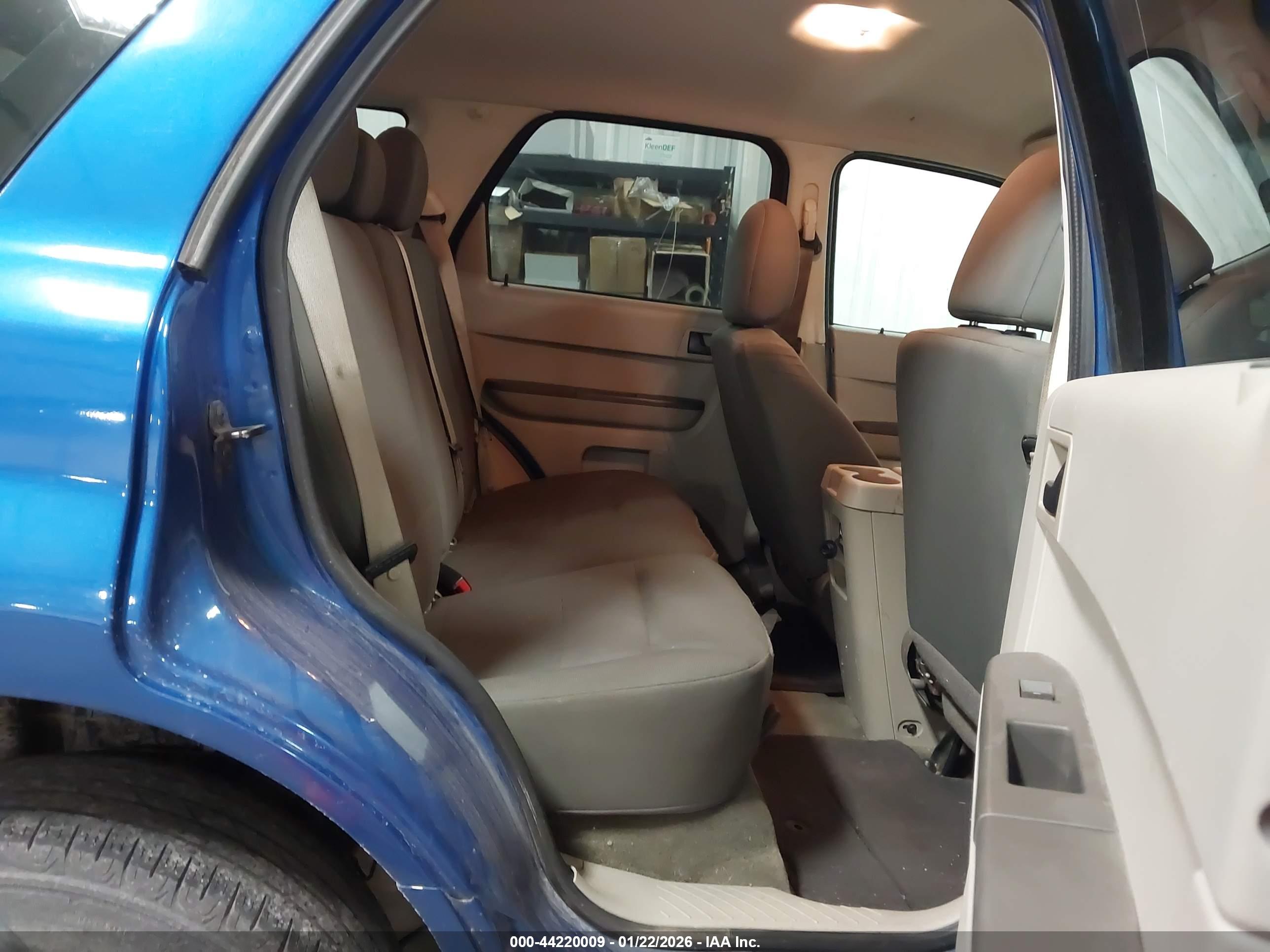 FORD ESCAPE image 8