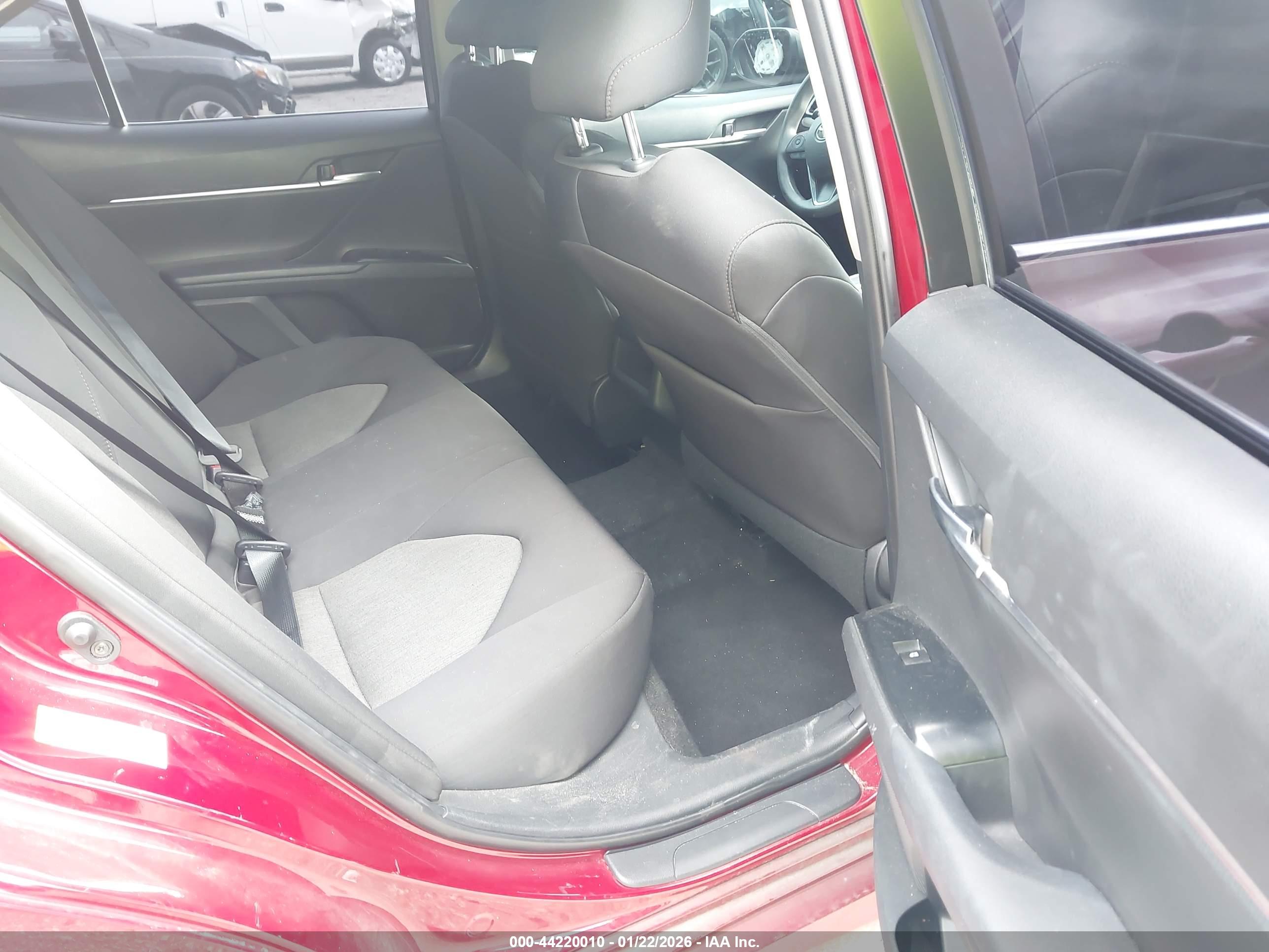 TOYOTA CAMRY image 8