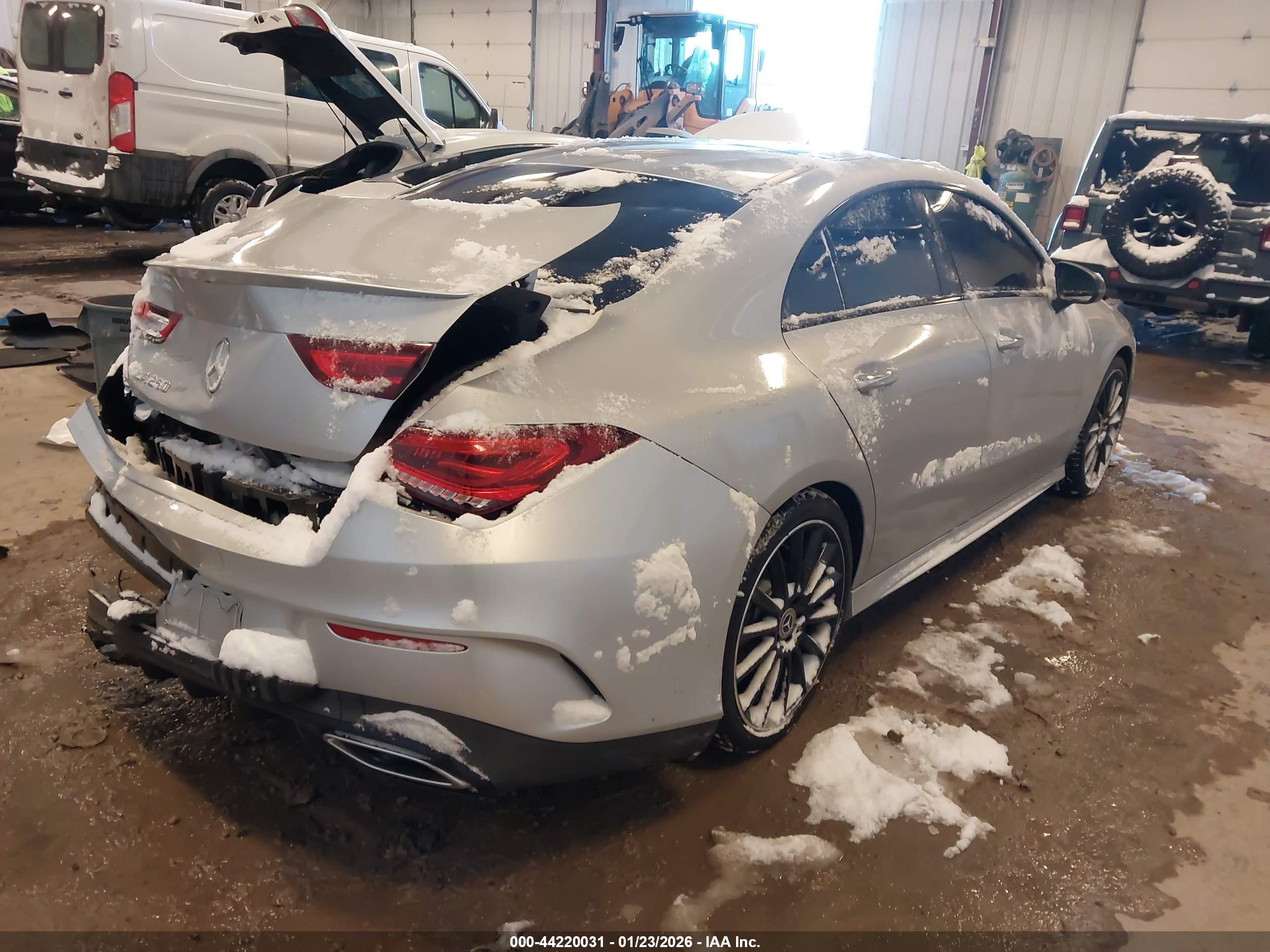 MERCEDES-BENZ CLA image 4