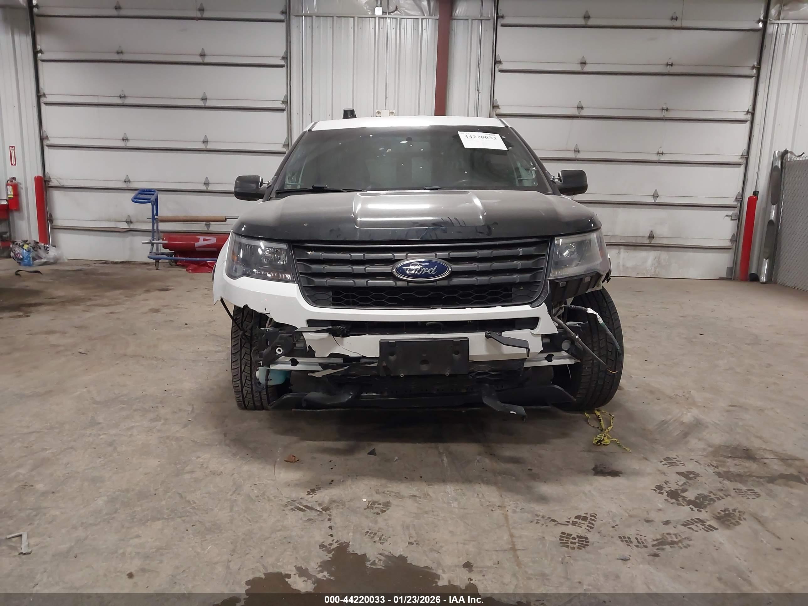 FORD UTILITY image 6