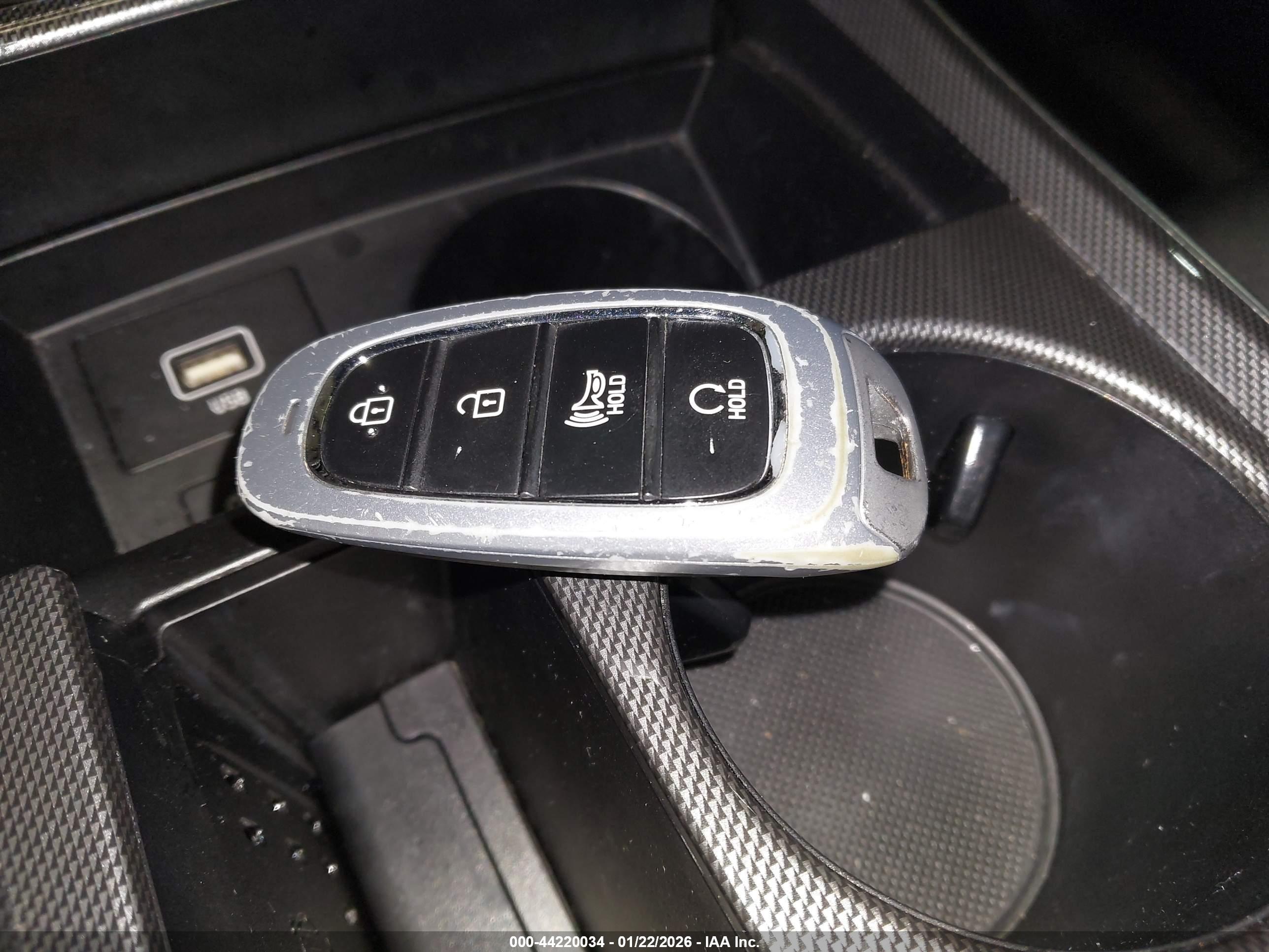 HYUNDAI SANTA image 11