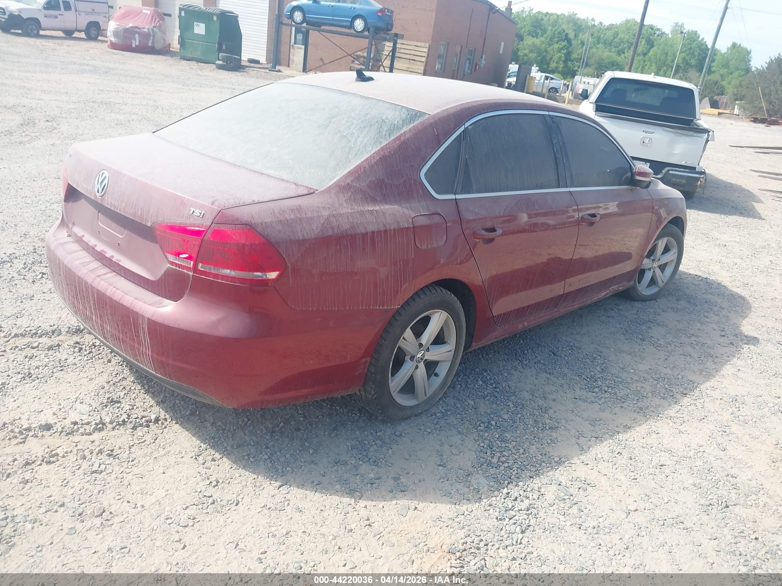 VOLKSWAGEN PASSAT image 4