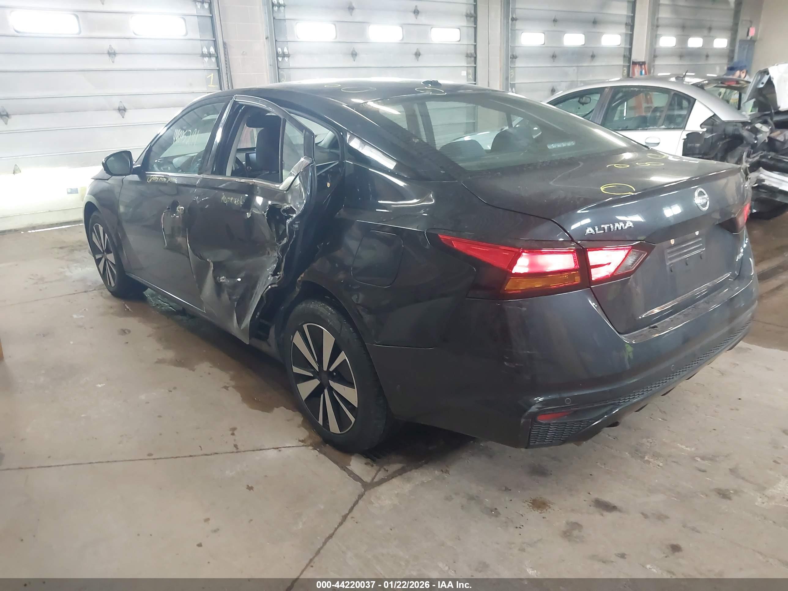 NISSAN ALTIMA image 3