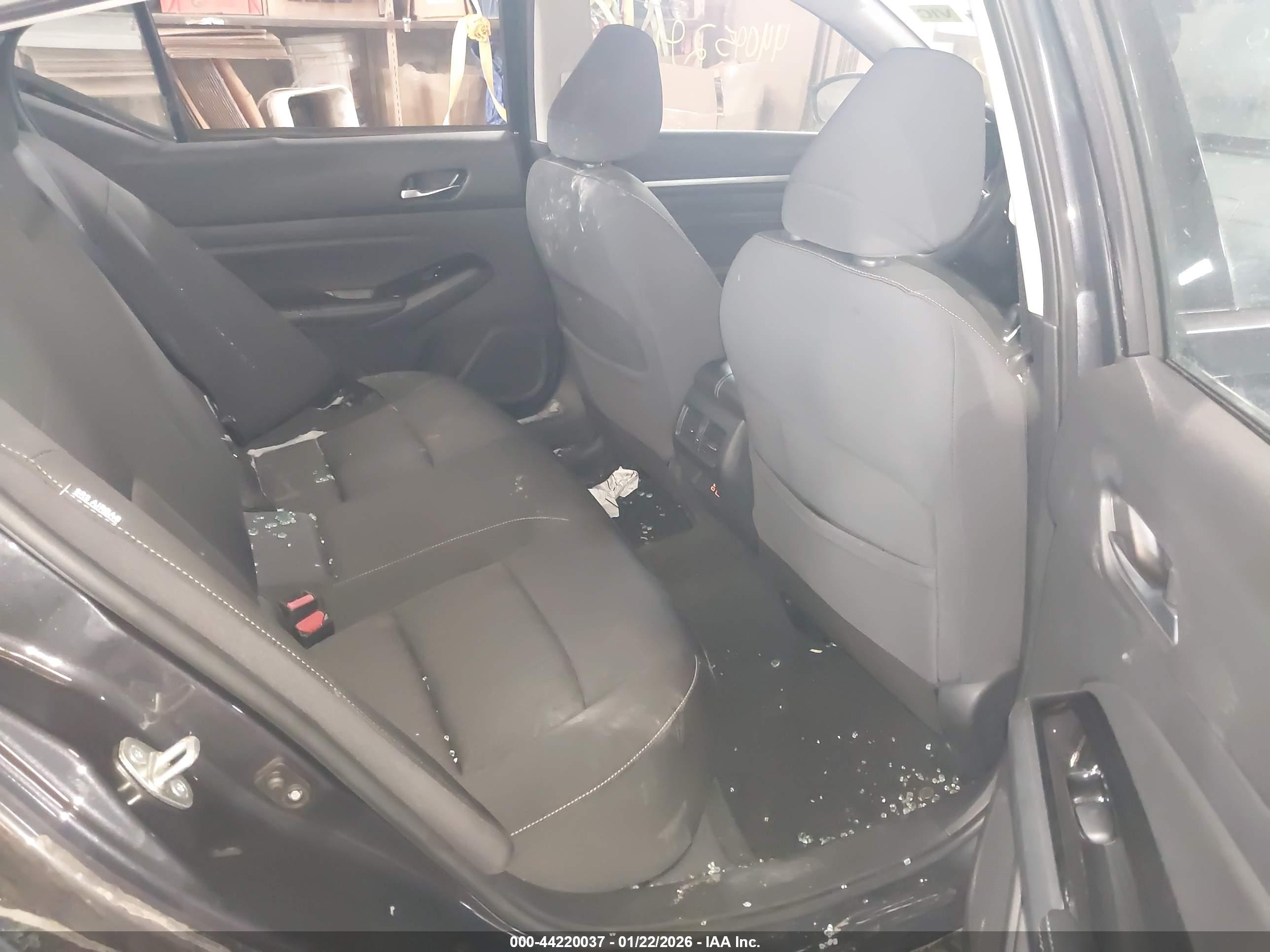 NISSAN ALTIMA image 8
