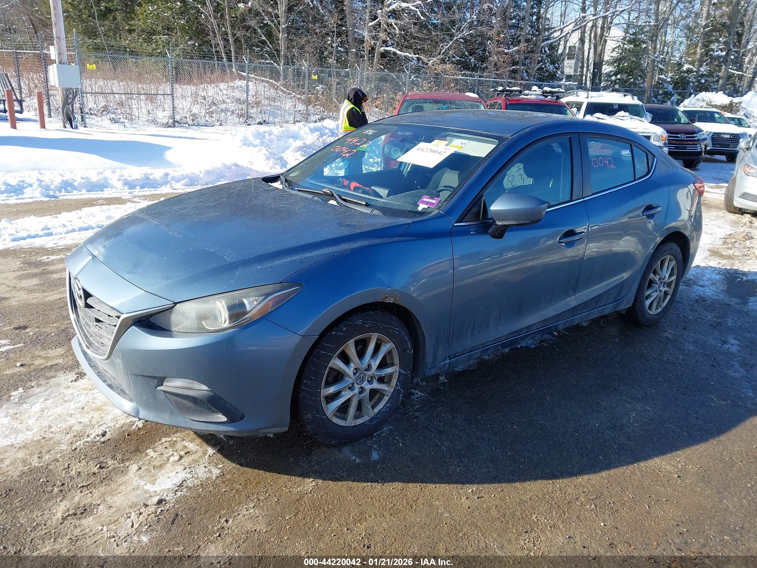 MAZDA MAZDA3 image 2