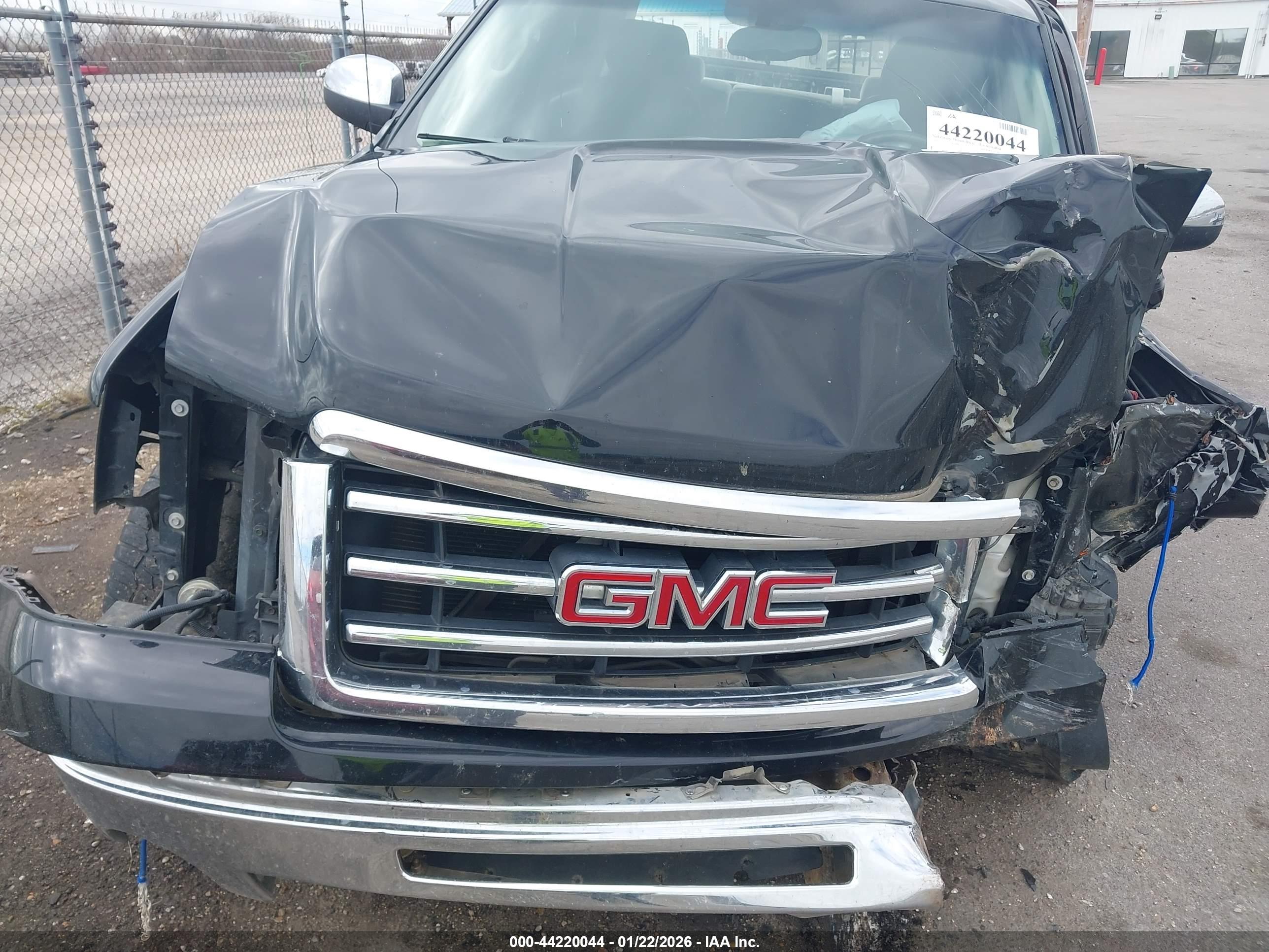 GMC SIERRA image 10