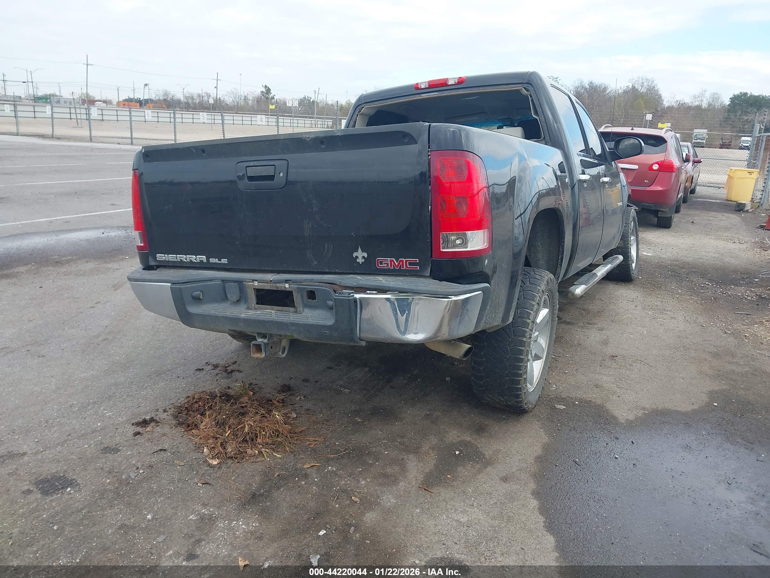 GMC SIERRA image 4