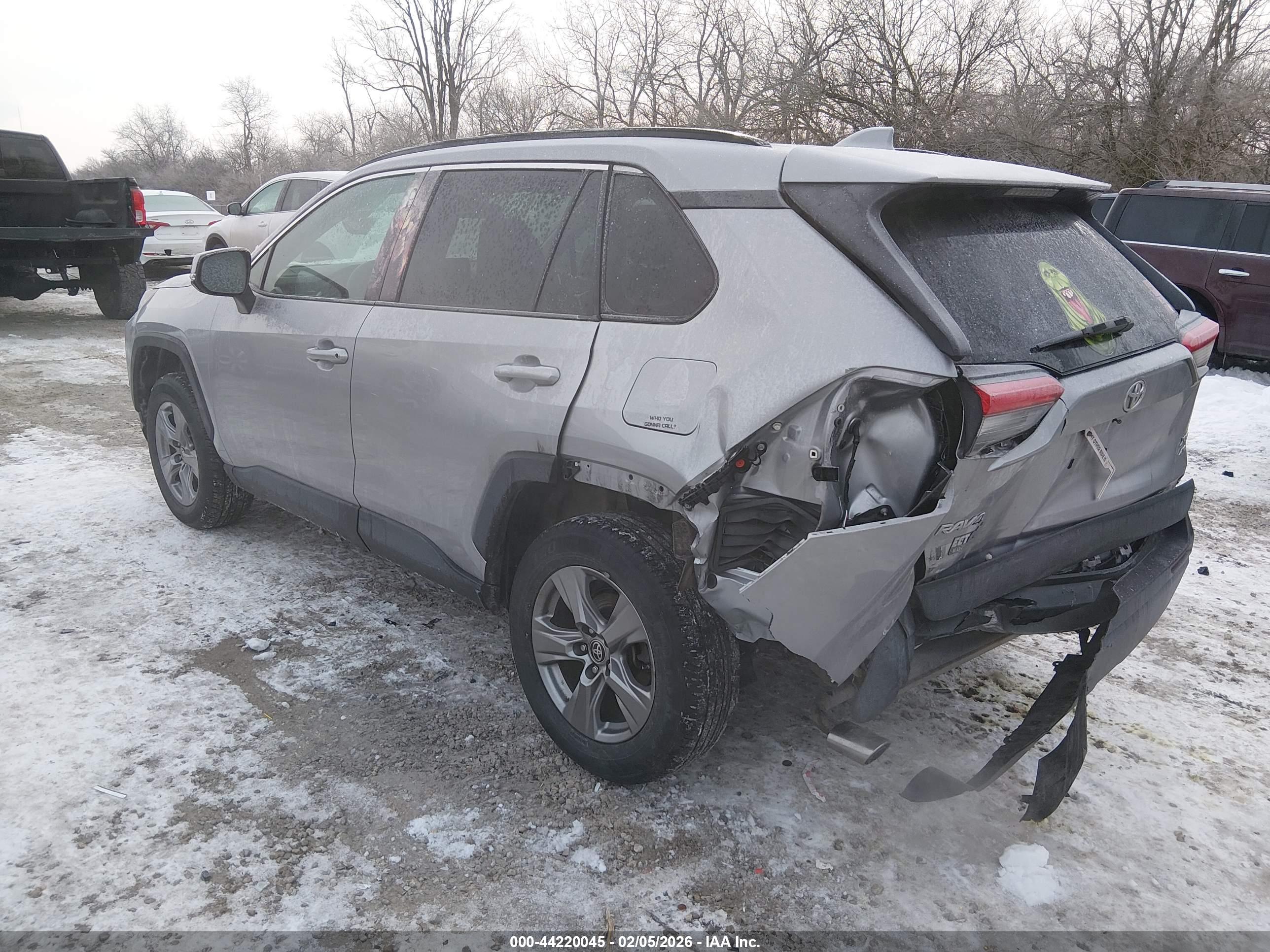 TOYOTA RAV4 image 3