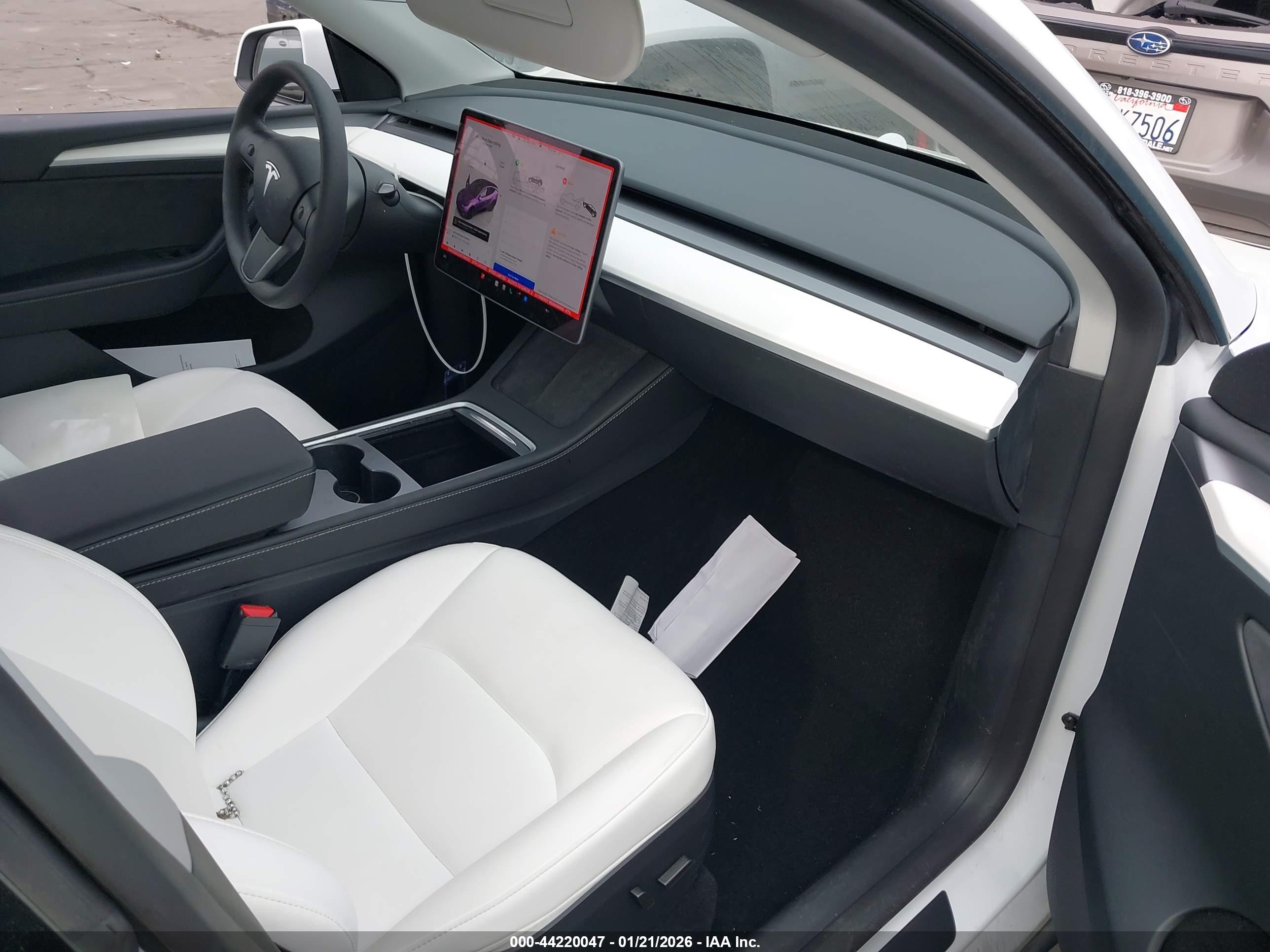 TESLA MODEL image 5
