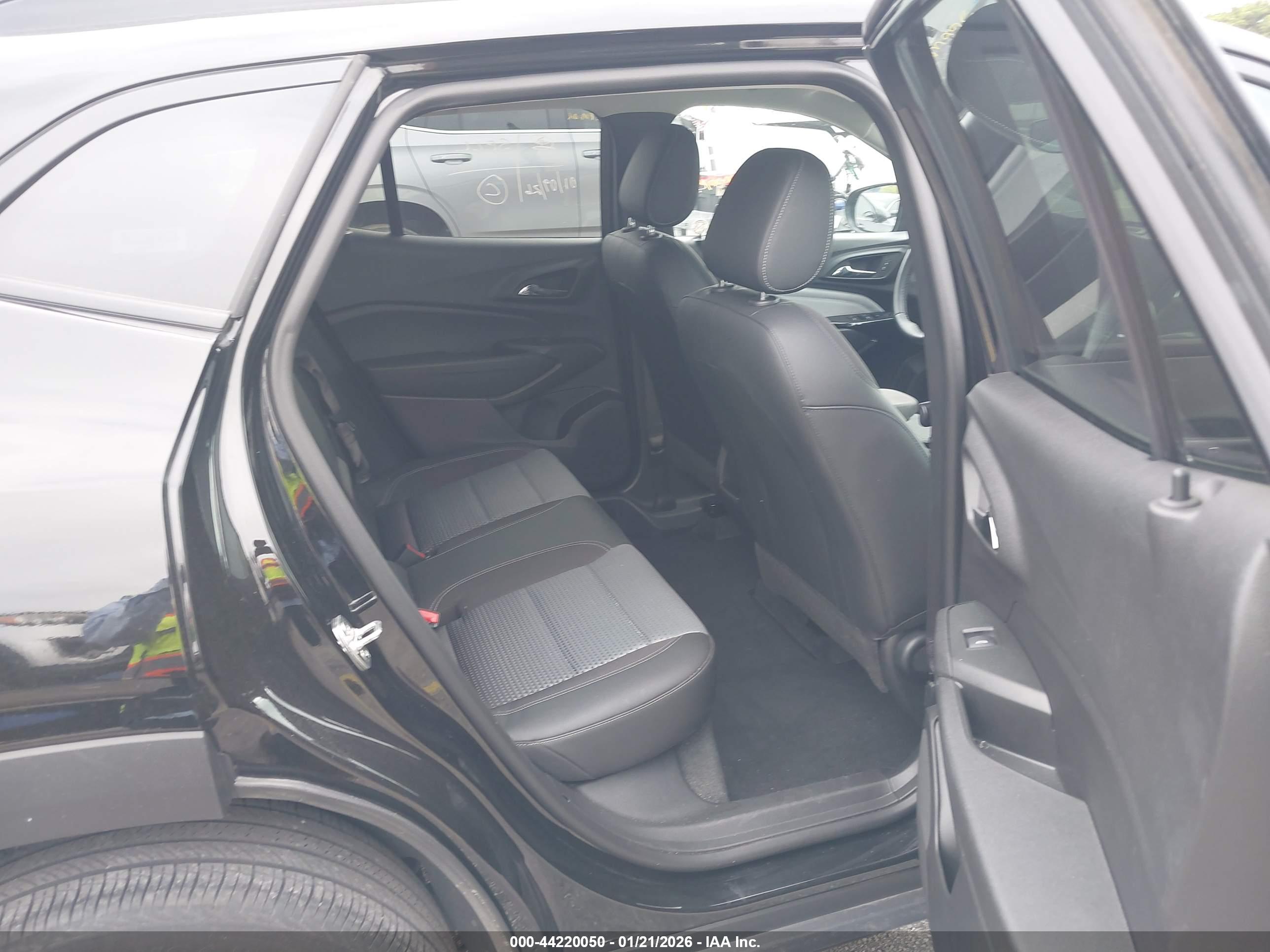 CHEVROLET TRAX image 8