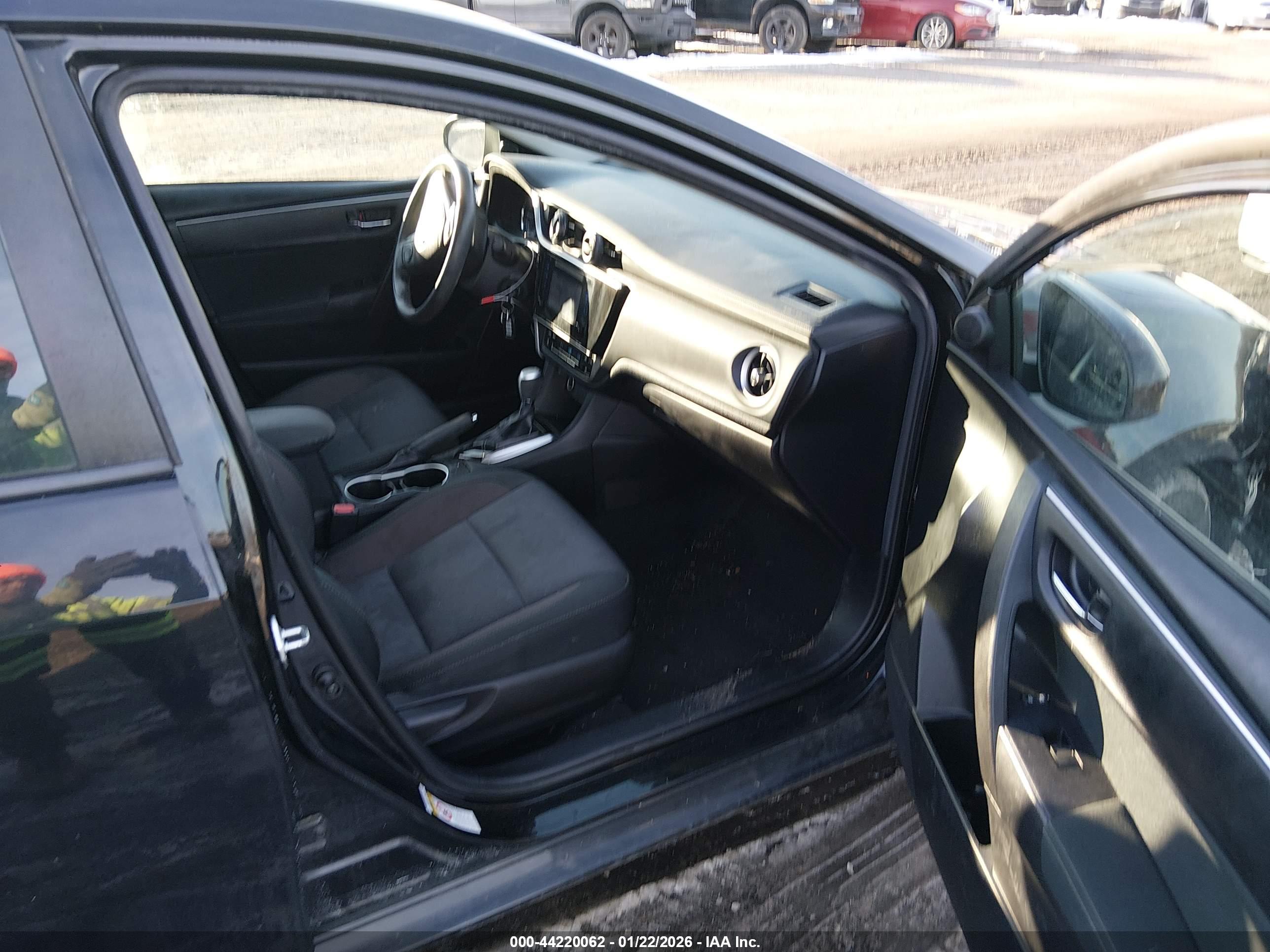TOYOTA COROLLA image 5