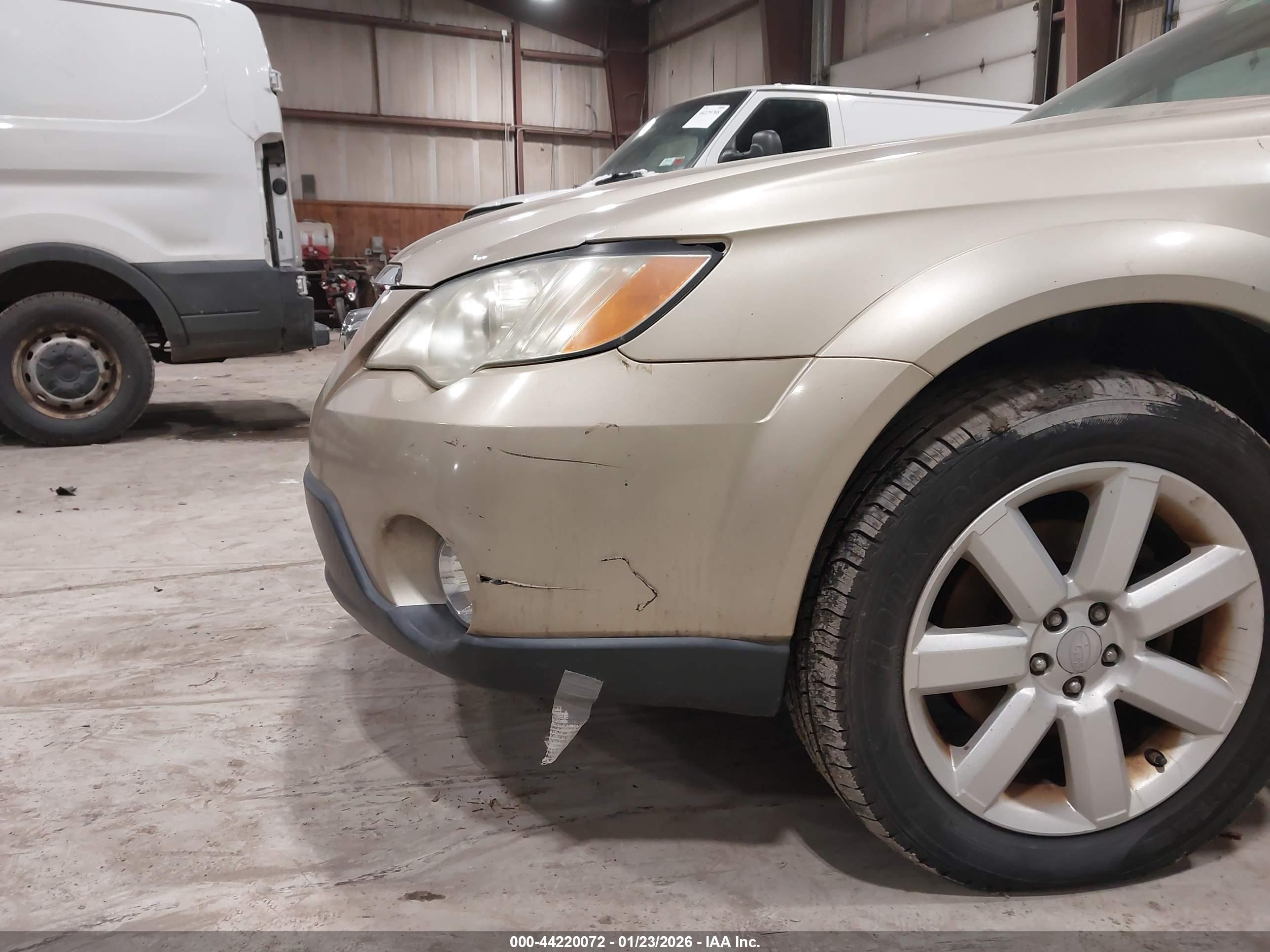 SUBARU OUTBACK image 6