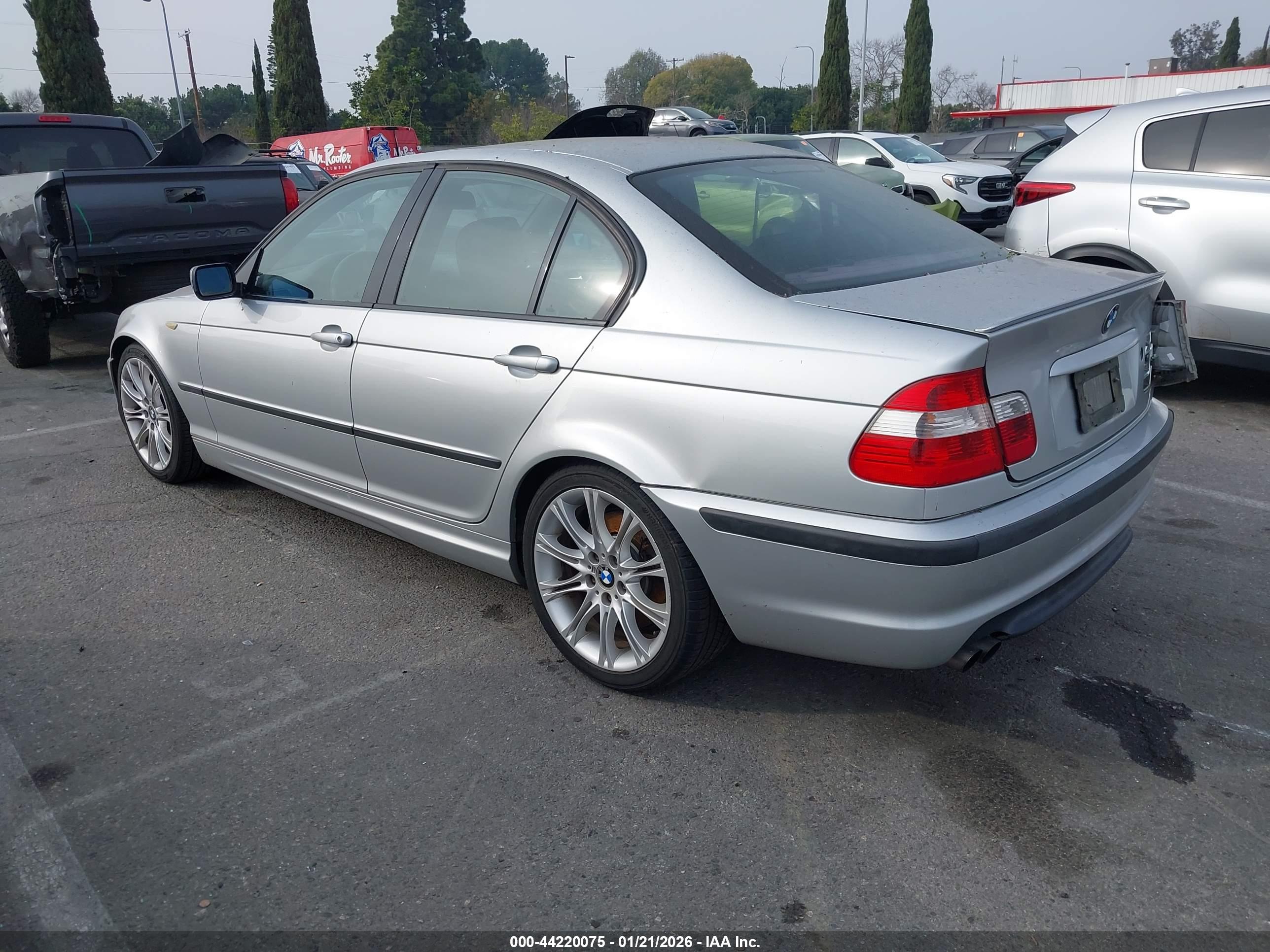 BMW 330I image 3
