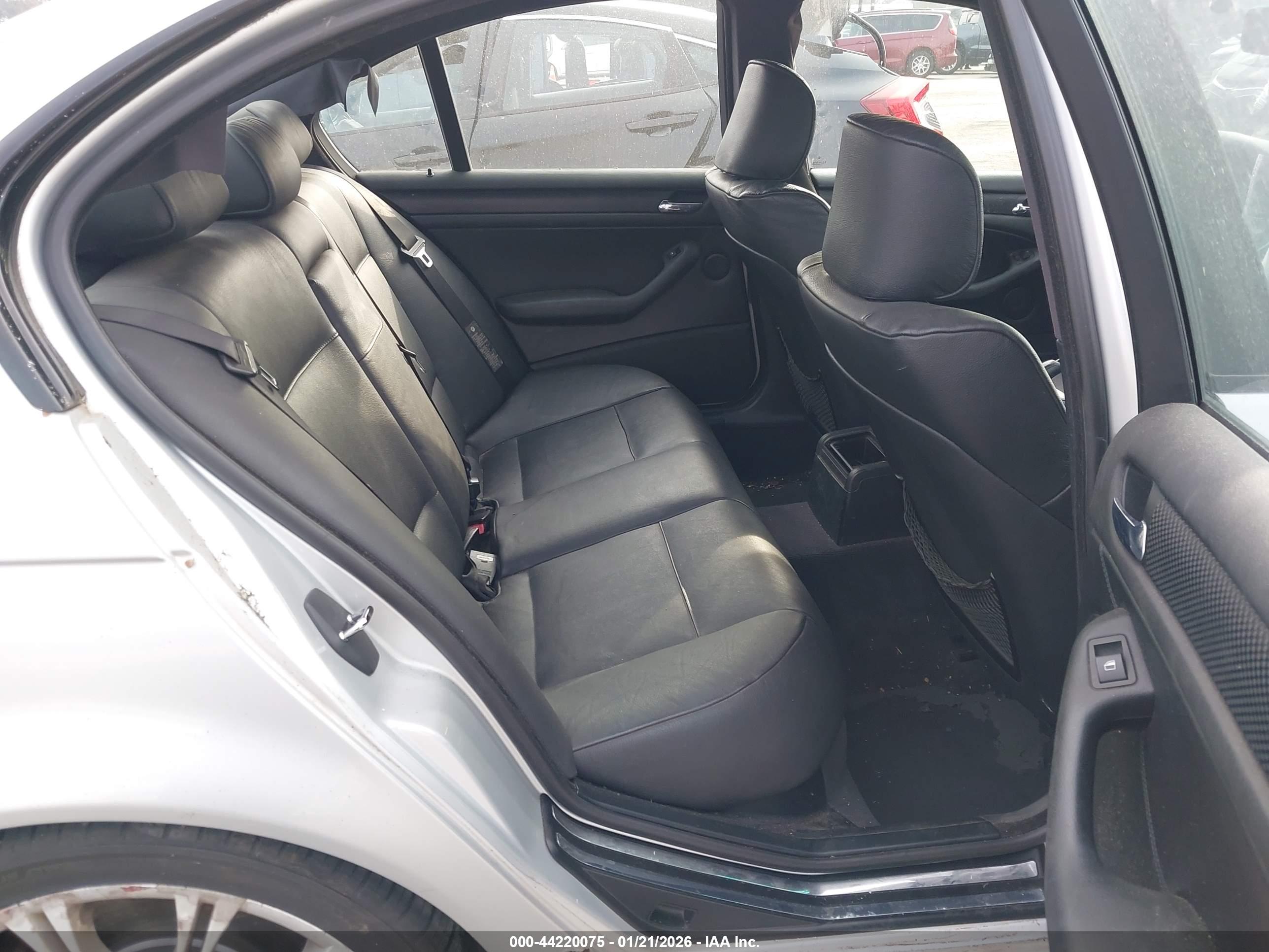 BMW 330I image 8