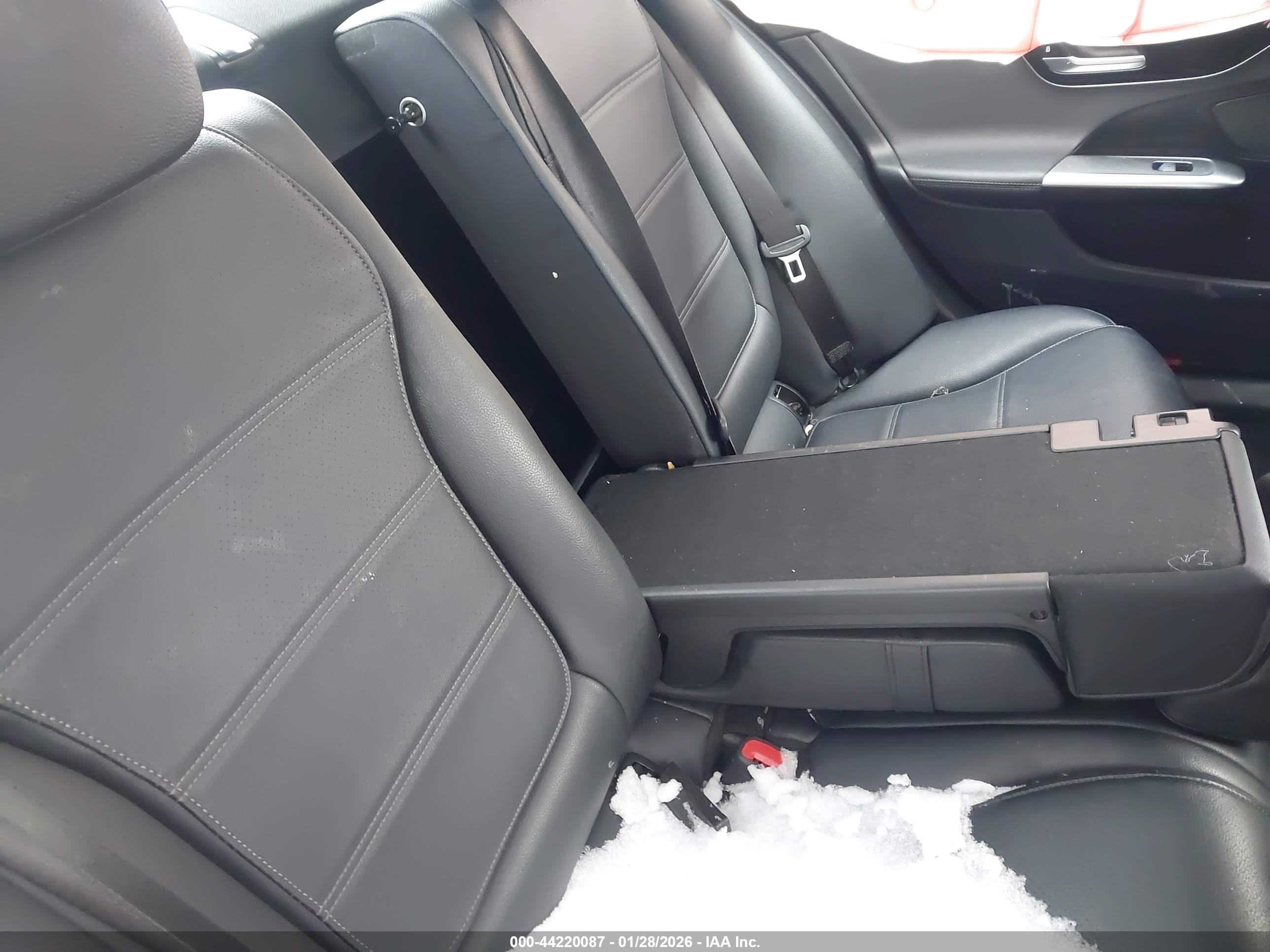 MERCEDES-BENZ C image 8