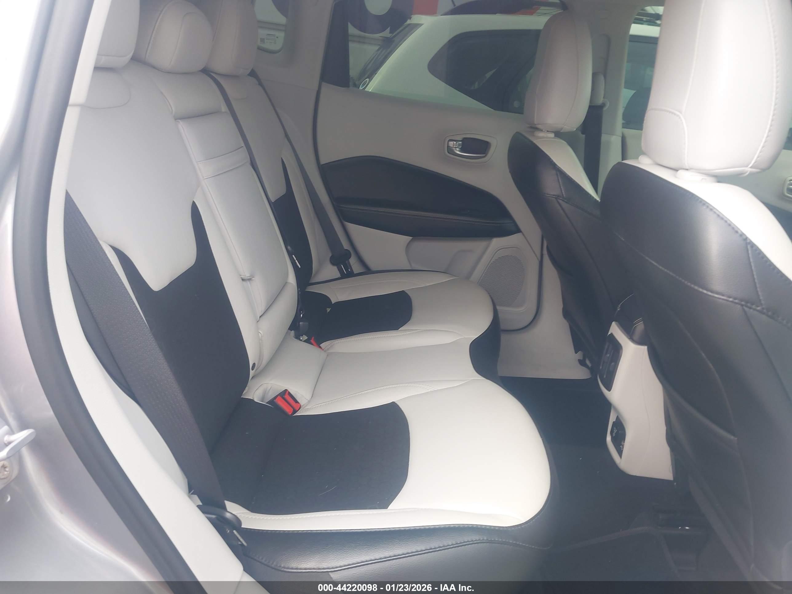 JEEP COMPASS image 8