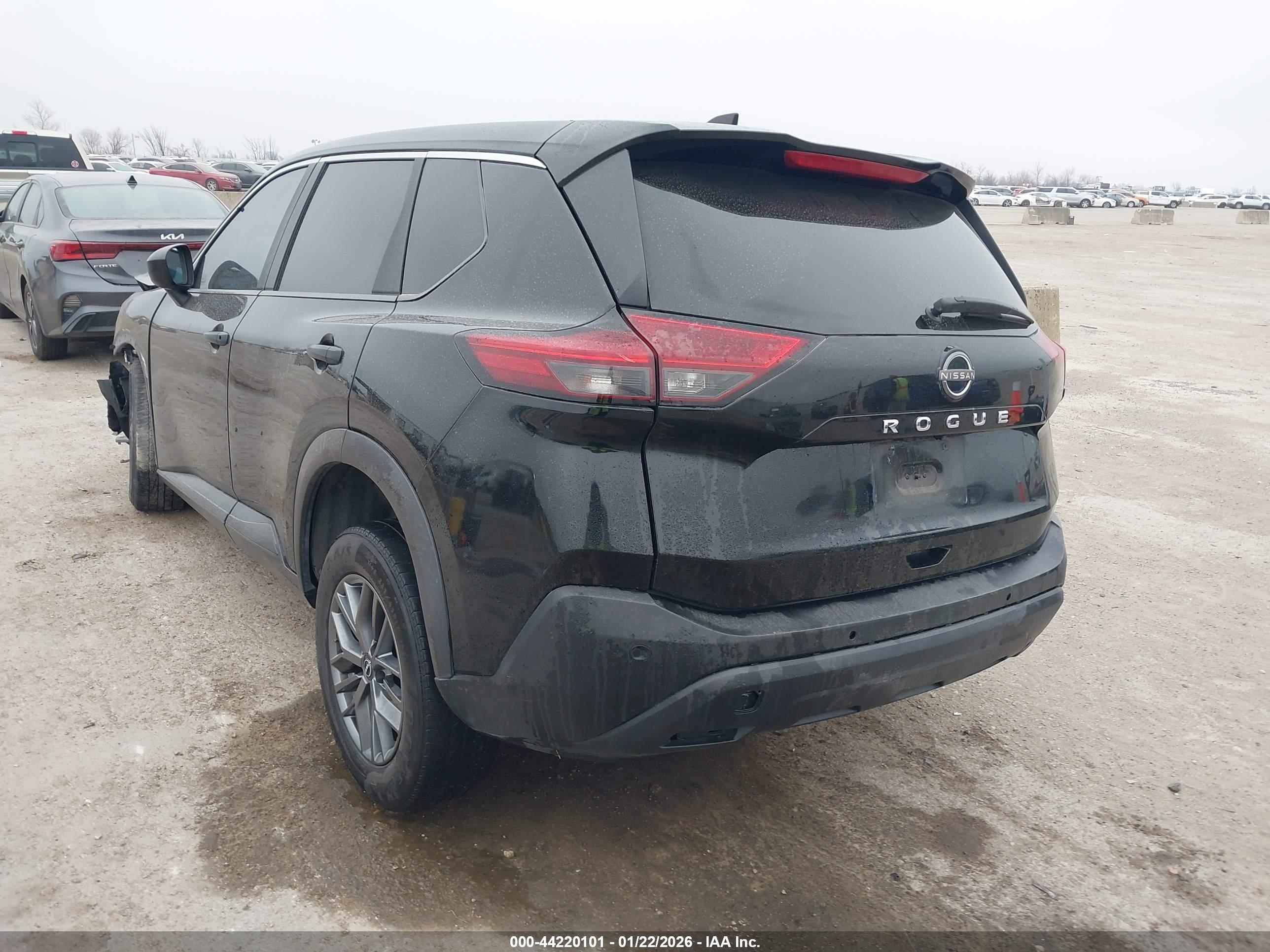 NISSAN ROGUE image 3