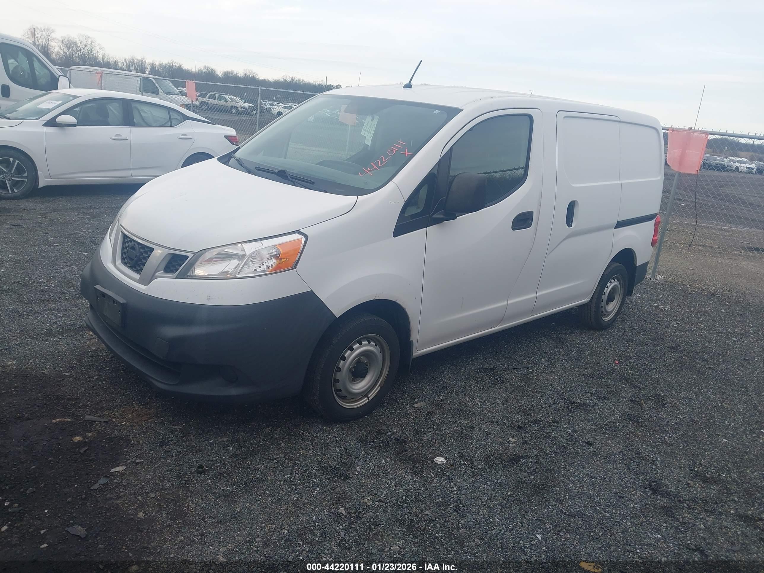 NISSAN NV200 image 2