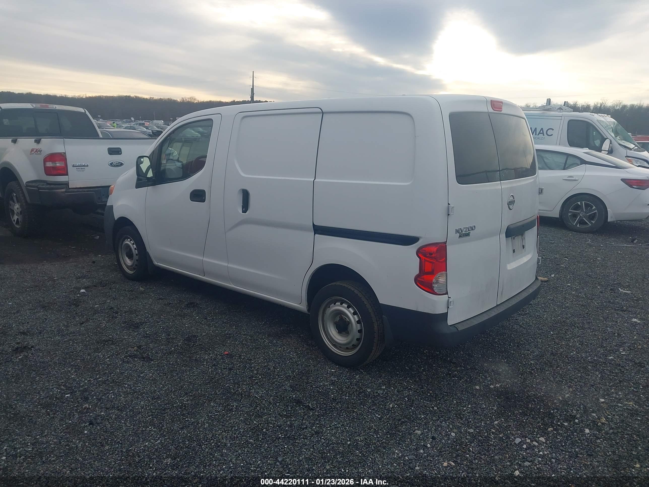 NISSAN NV200 image 3