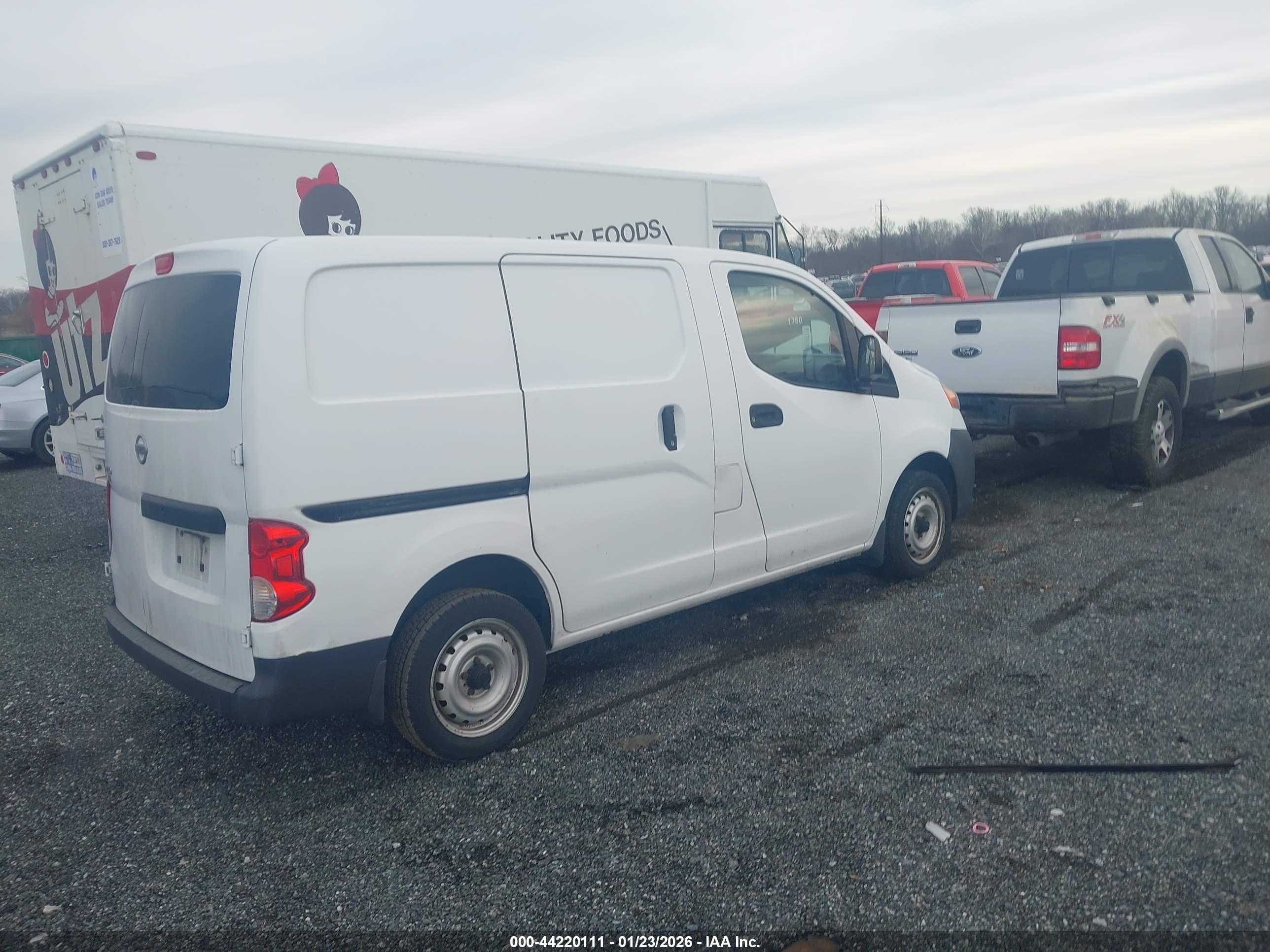 NISSAN NV200 image 4