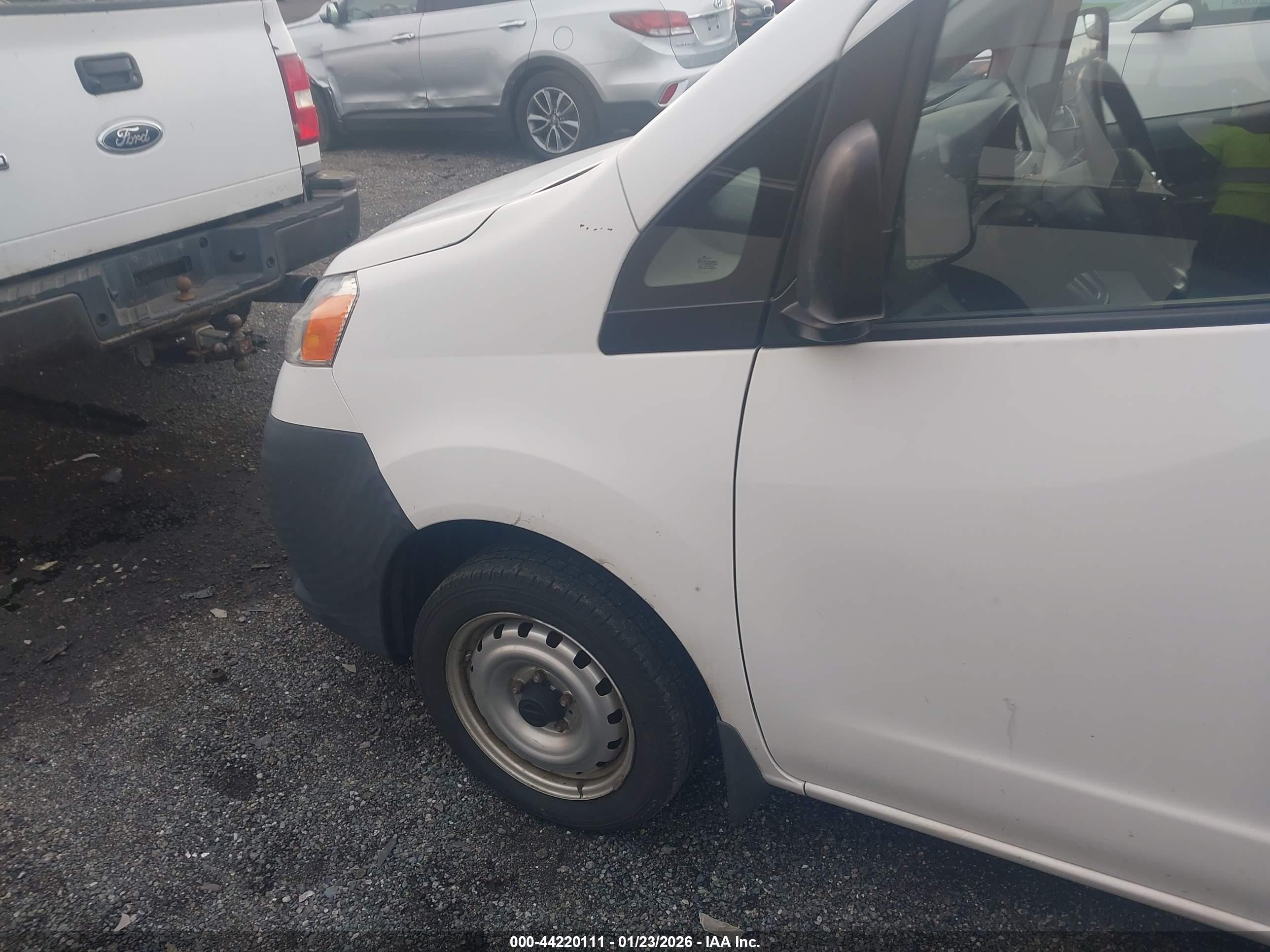 NISSAN NV200 image 6
