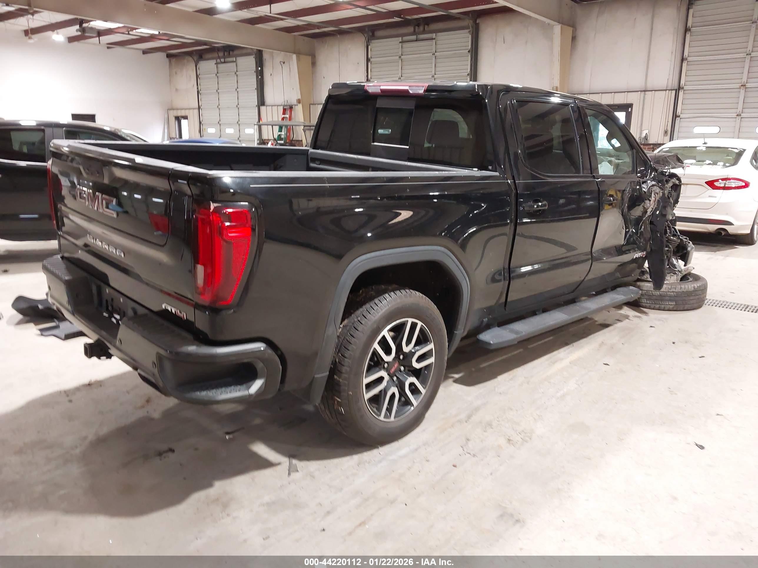 GMC SIERRA image 4
