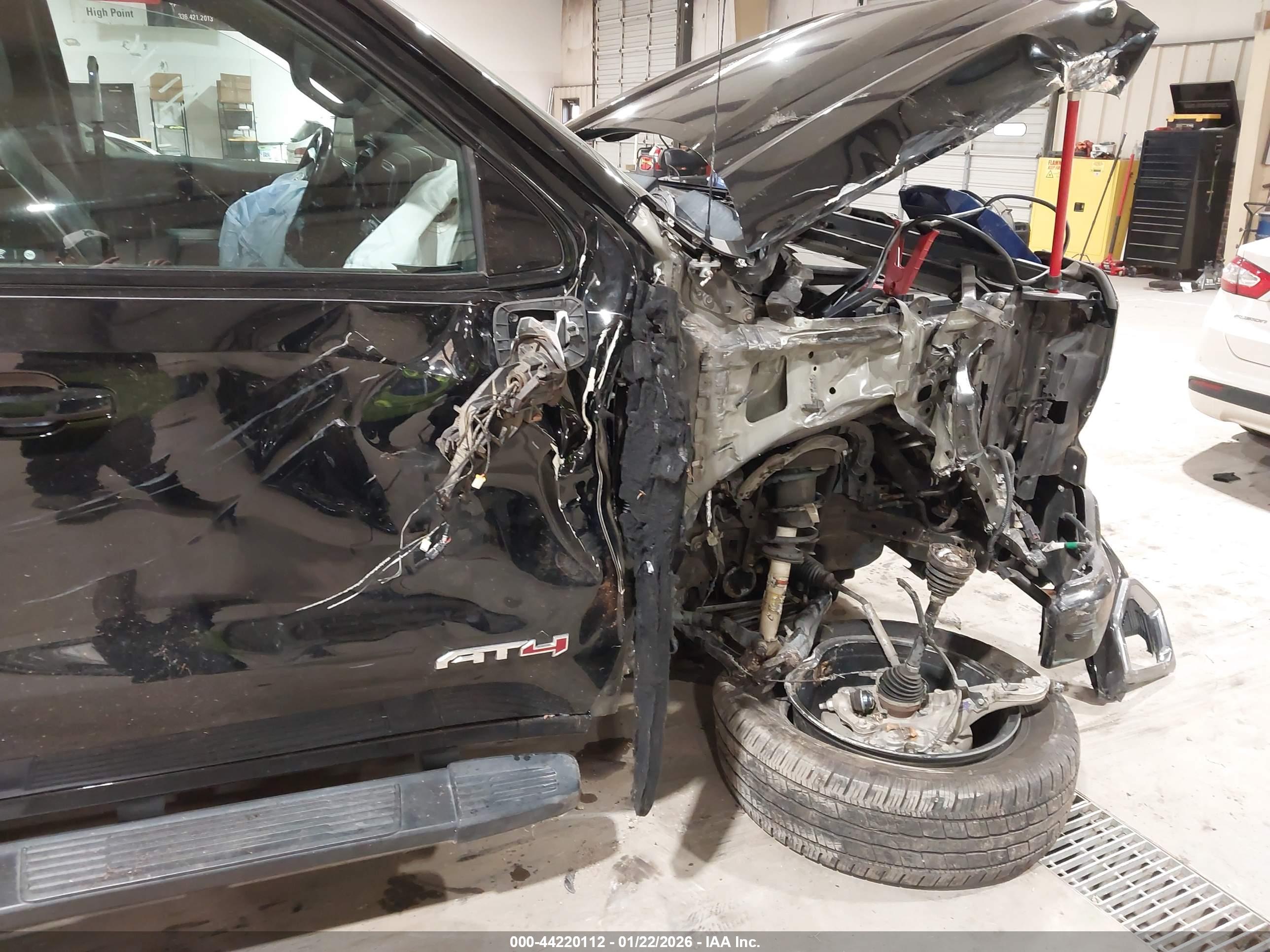 GMC SIERRA image 6