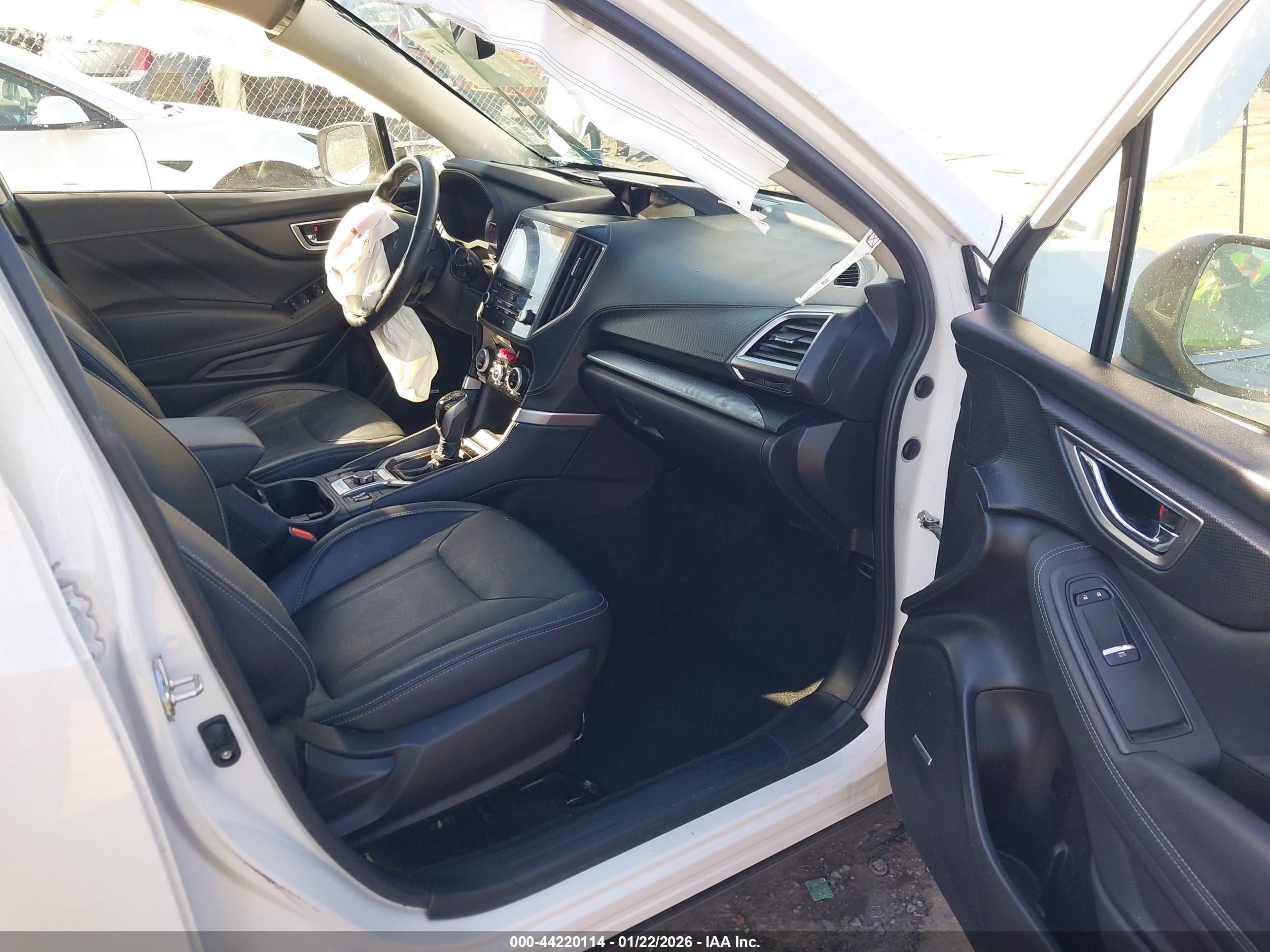 SUBARU FORESTER image 5