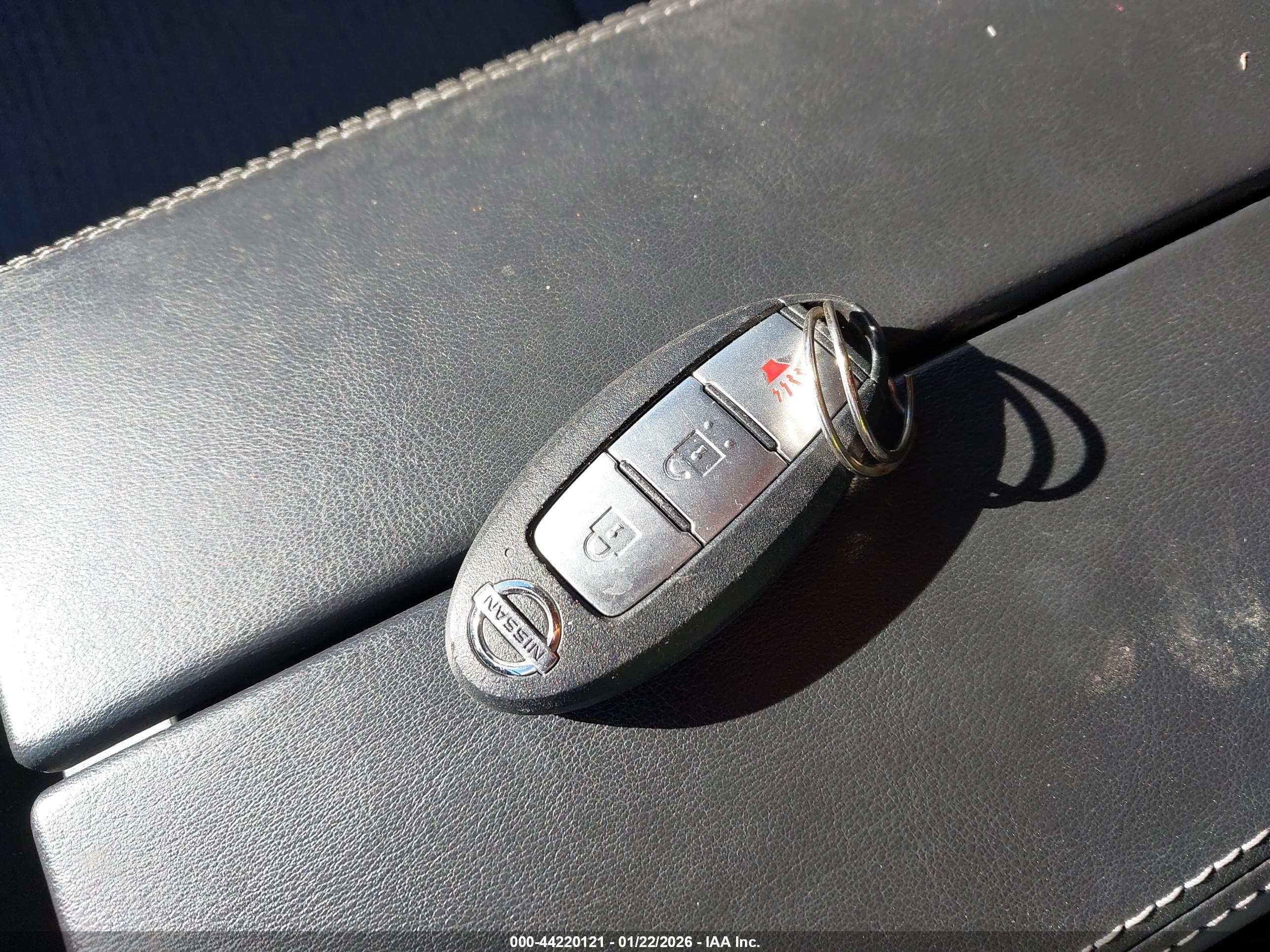 NISSAN ROGUE image 11