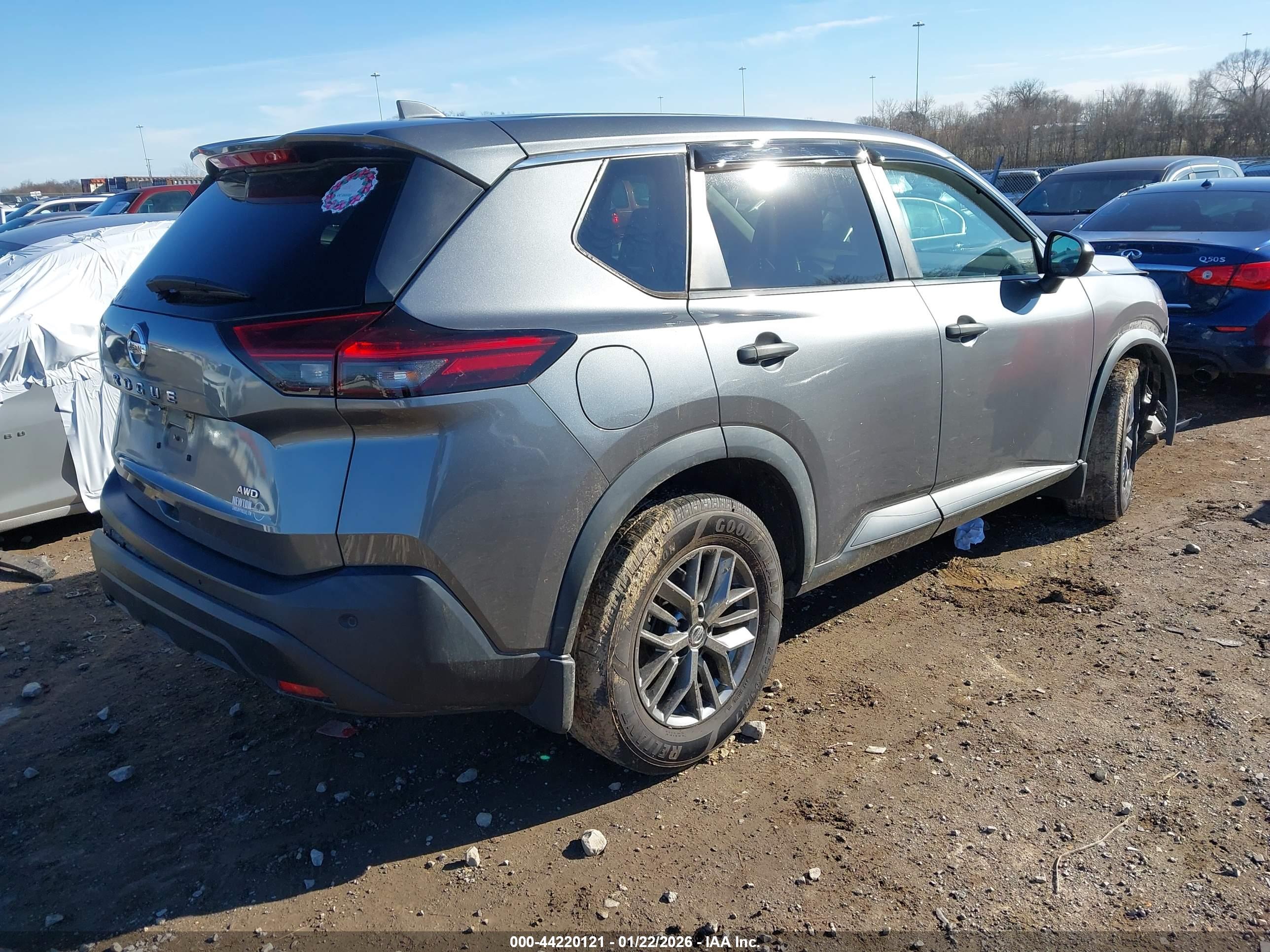 NISSAN ROGUE image 4