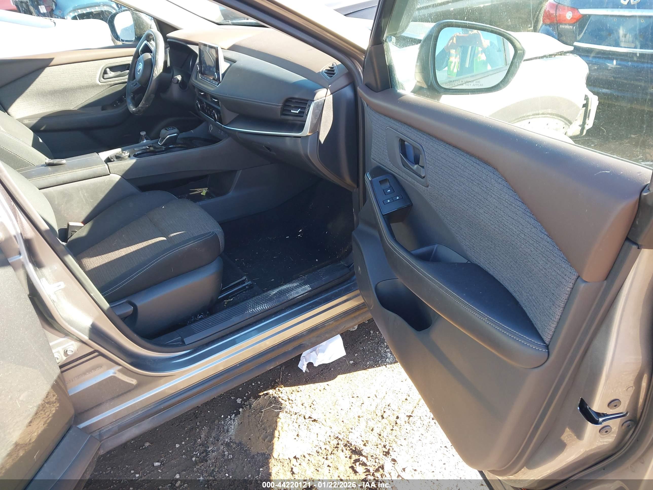 NISSAN ROGUE image 5
