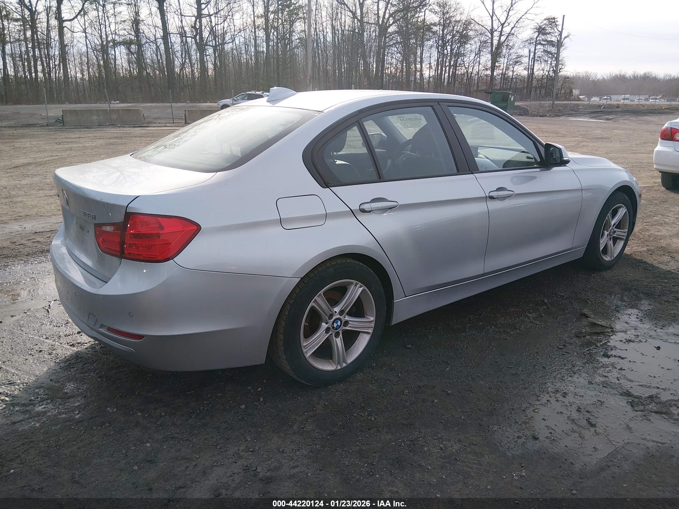 BMW 328I image 4