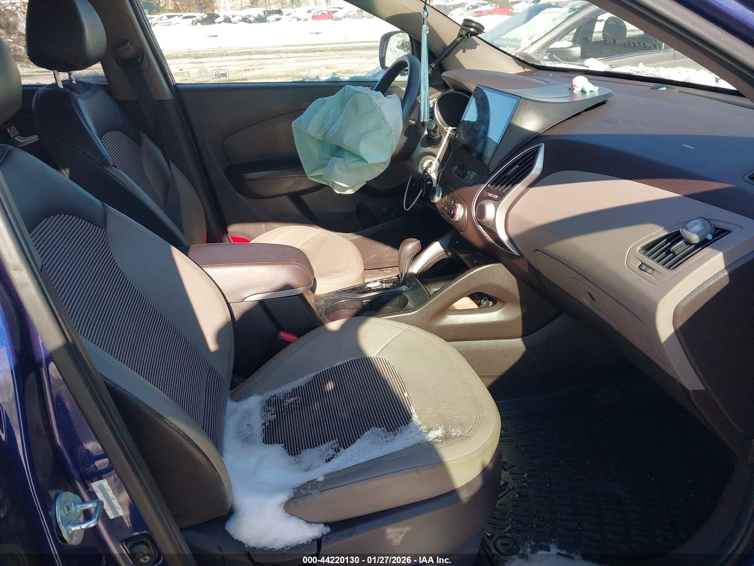 HYUNDAI TUCSON image 5